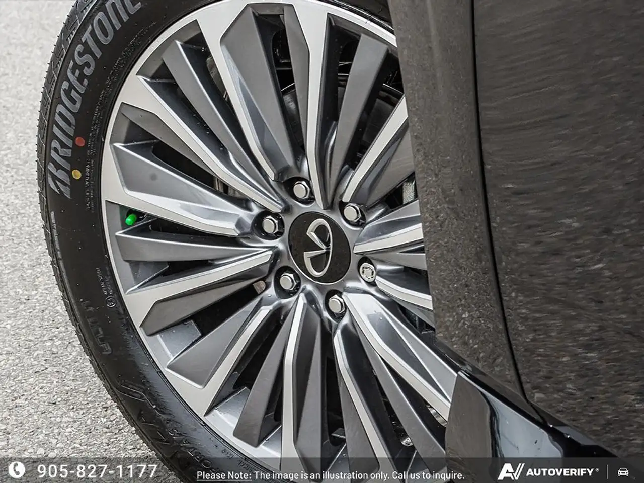 Infiniti QX80 снимка Infiniti QX80