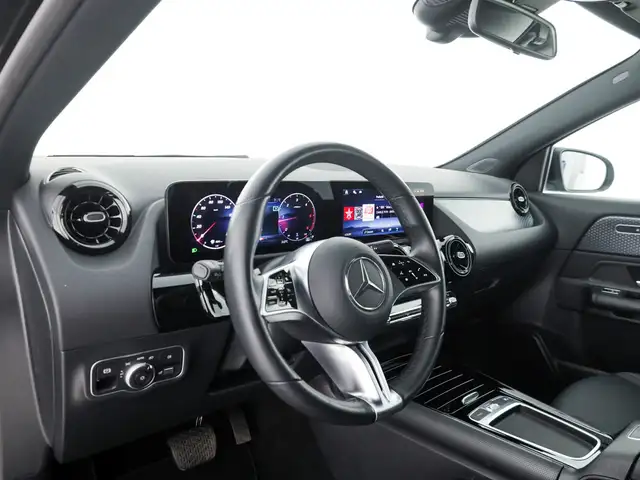 Mercedes-Benz Gla view 10