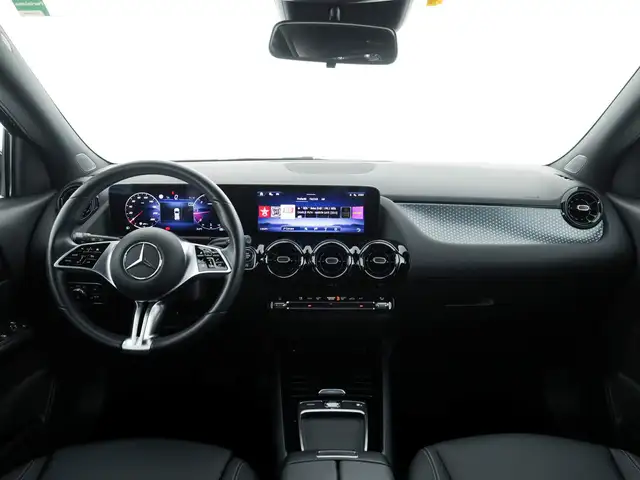 Mercedes-Benz Gla view 9