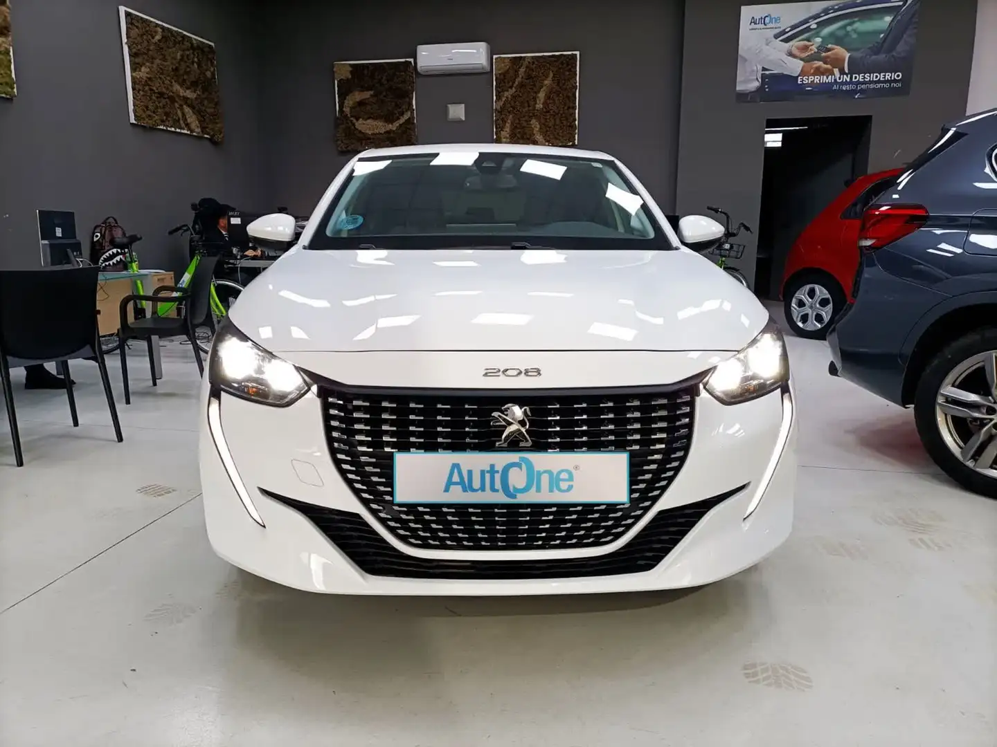 Peugeot 208 1.5 bluehdi Allure Navi Pack s White - 2