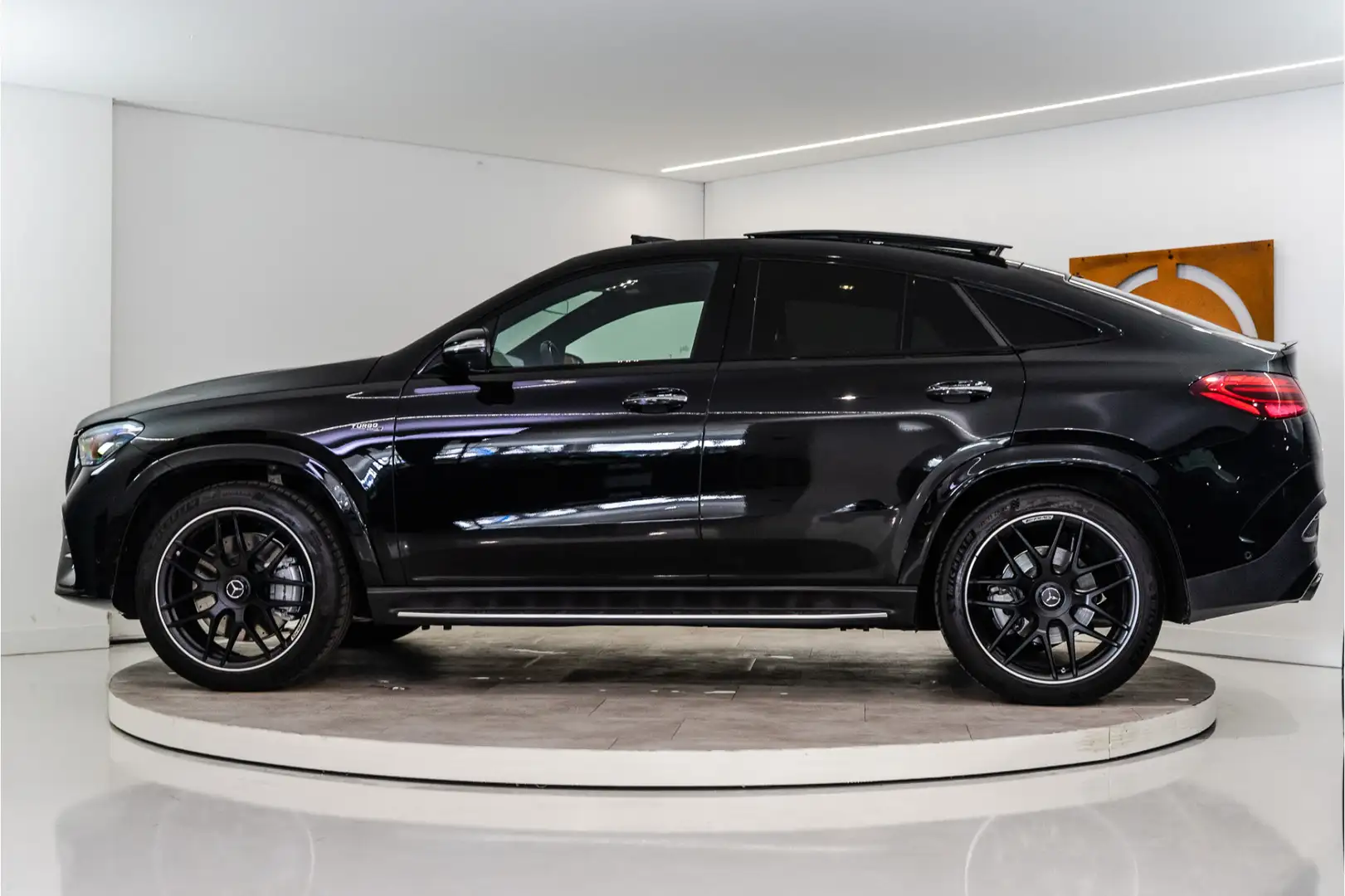 Mercedes-Benz GLE 53 AMG Coupé 4MATIC+ Premium Plus 436PK | Luchtvering | B Negro - 2