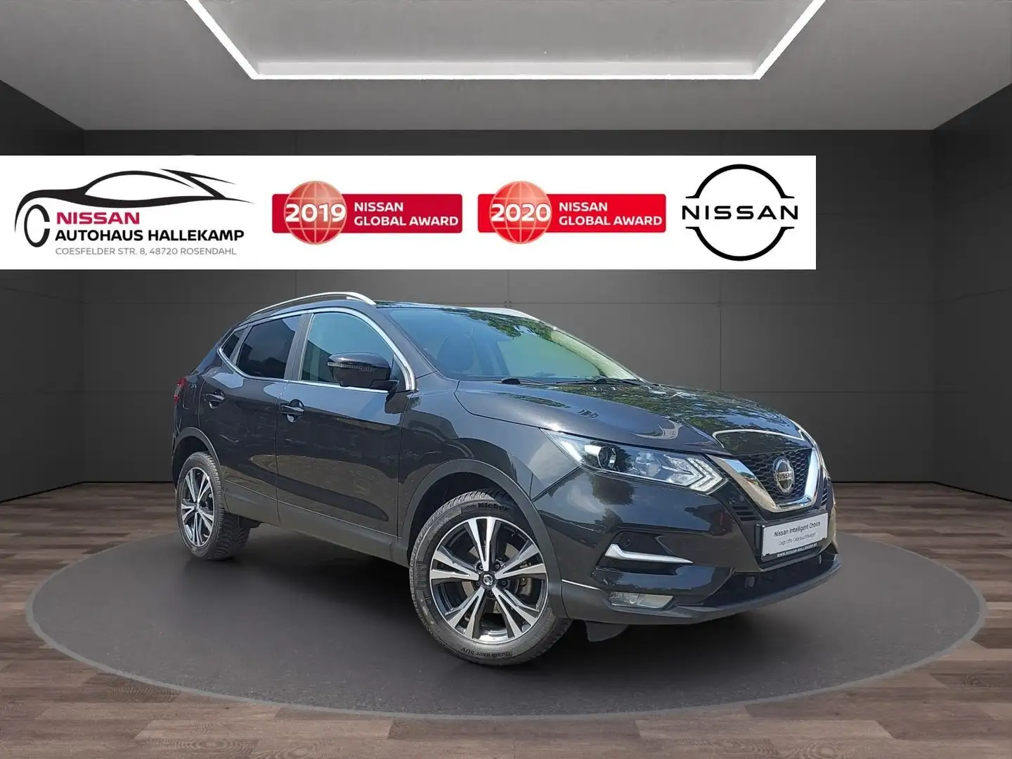 Nissan Qashqai N-Connecta 1.3 DIG-T 6MT Schwarz - 1
