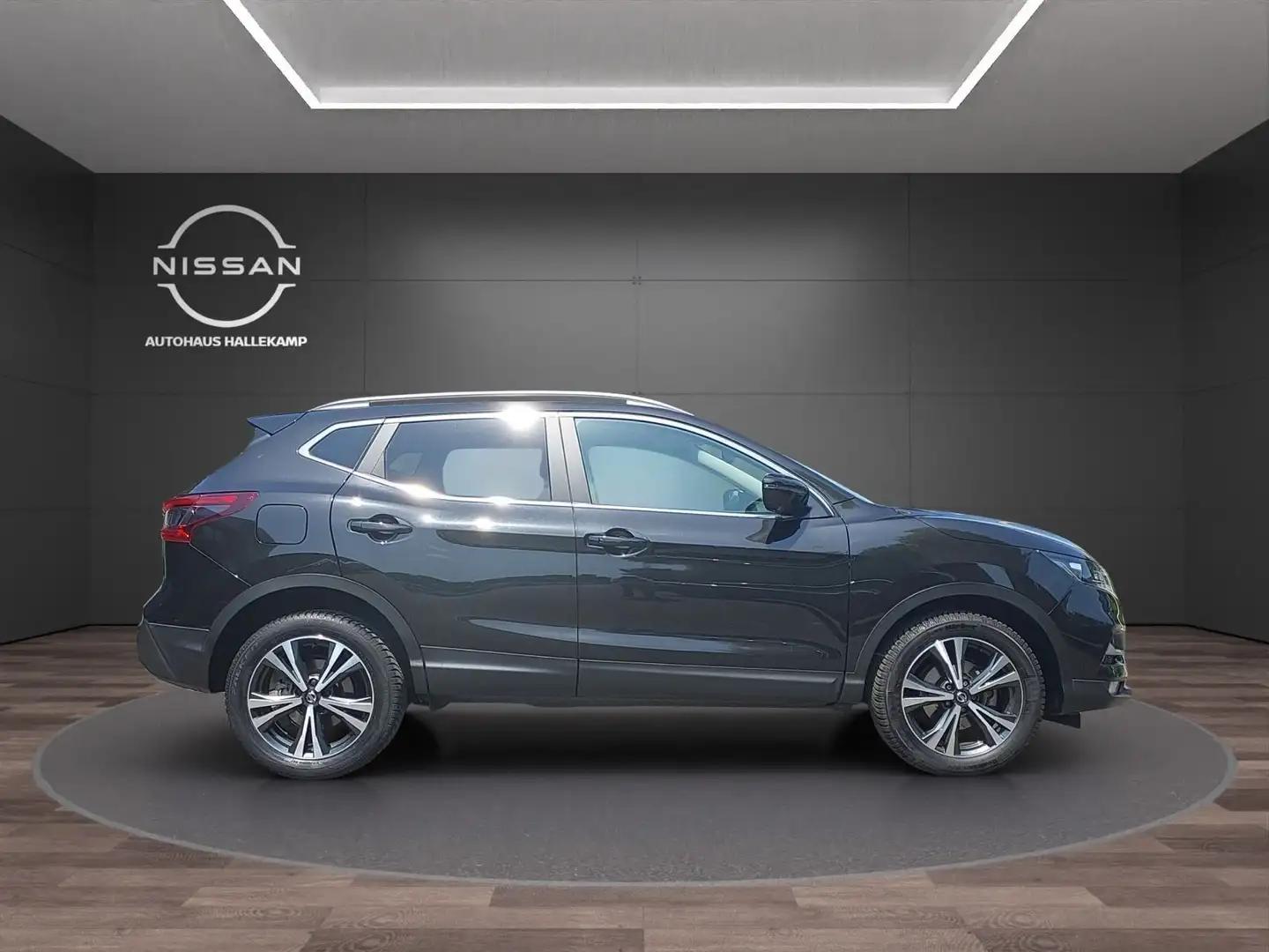 Nissan Qashqai N-Connecta 1.3 DIG-T 6MT Schwarz - 2