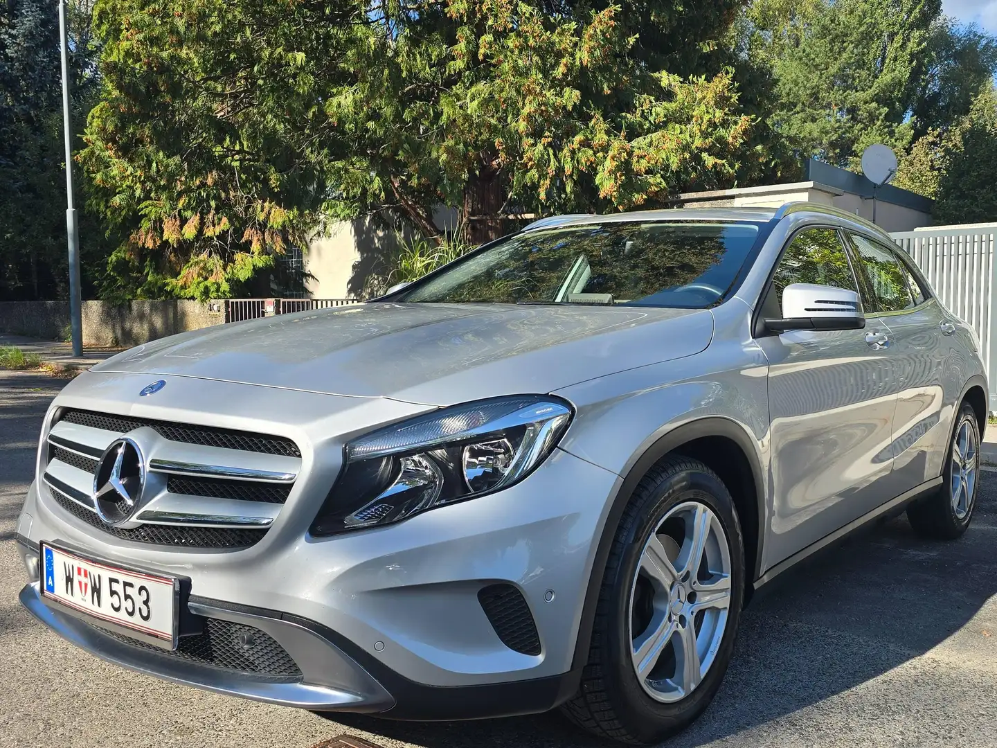 Mercedes-Benz GLA 220 GLA 220 d Aut. Silber - 2