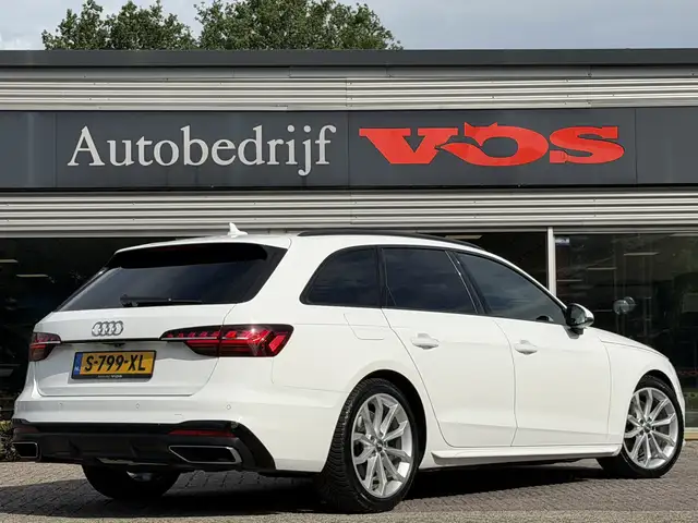 Audi A4 view 9