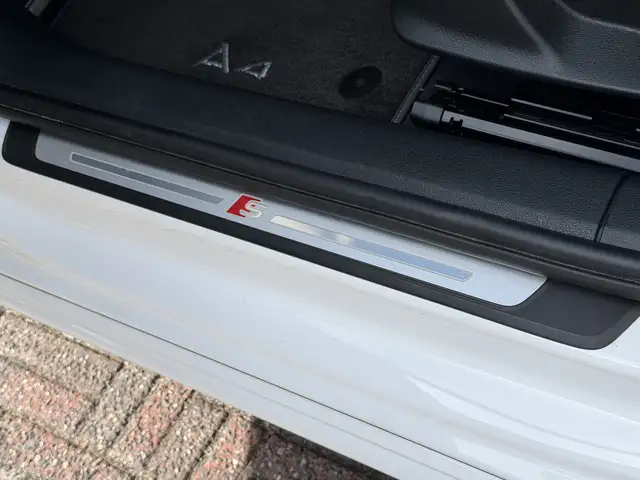 Audi A4 view 29