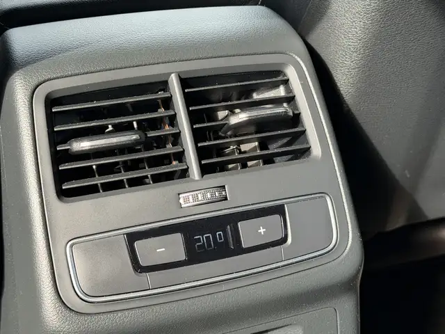 Audi A4 view 28