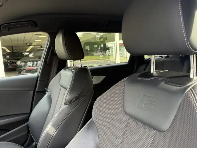 Audi A4 view 6