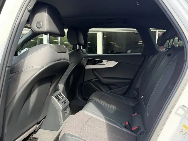 Audi A4 view 12