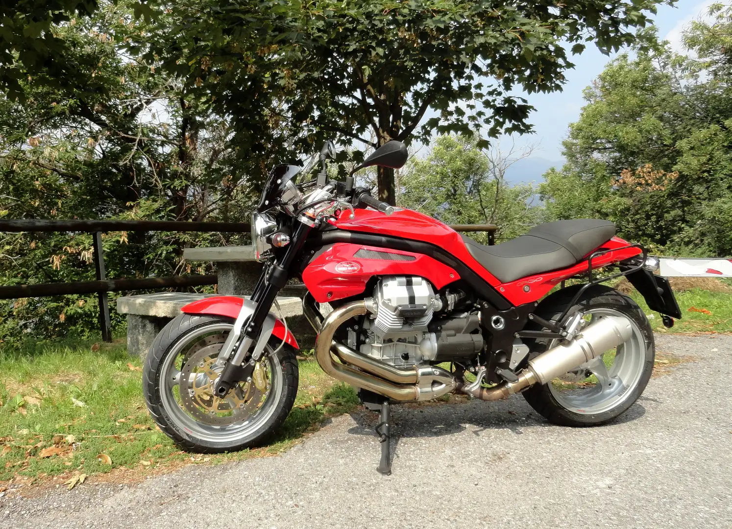 Moto Guzzi Griso 850 Červená - 2