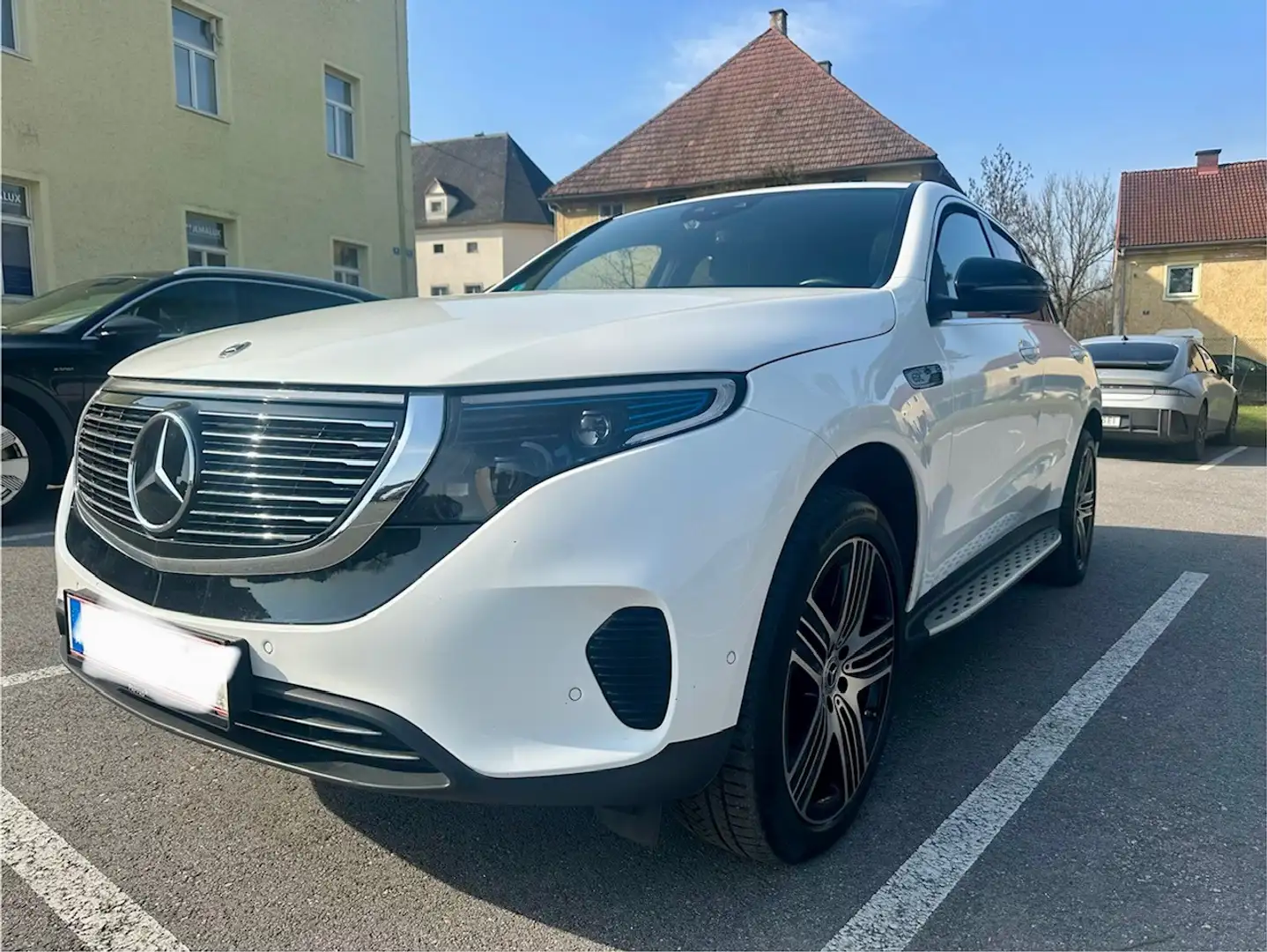 Mercedes-Benz EQC 400 EQC 400 4MATIC 80kWh Aut. Weiß - 1