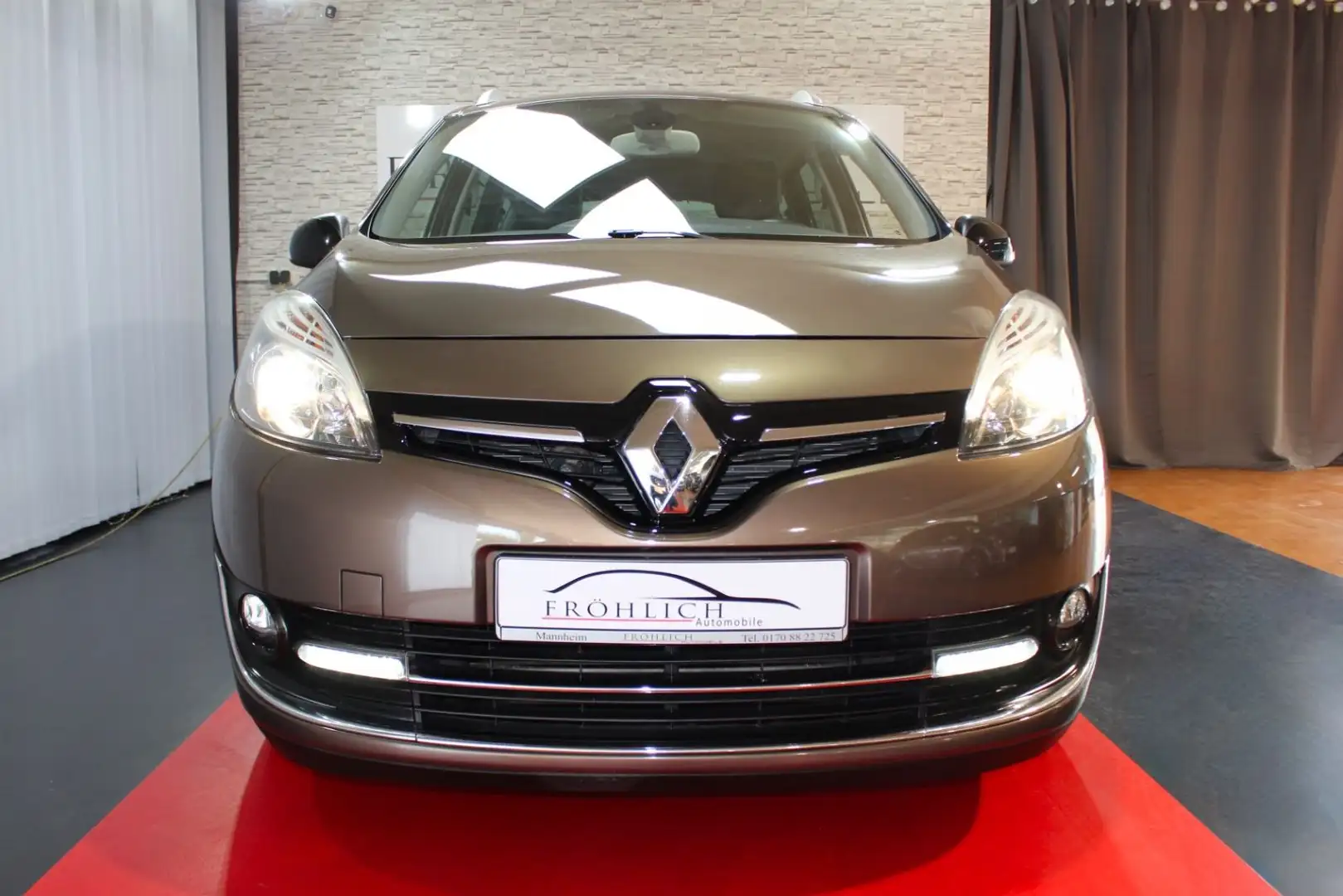 Renault Grand Scenic III BOSE EDITION FAMILY+CONFORT-PAK Marrón - 2