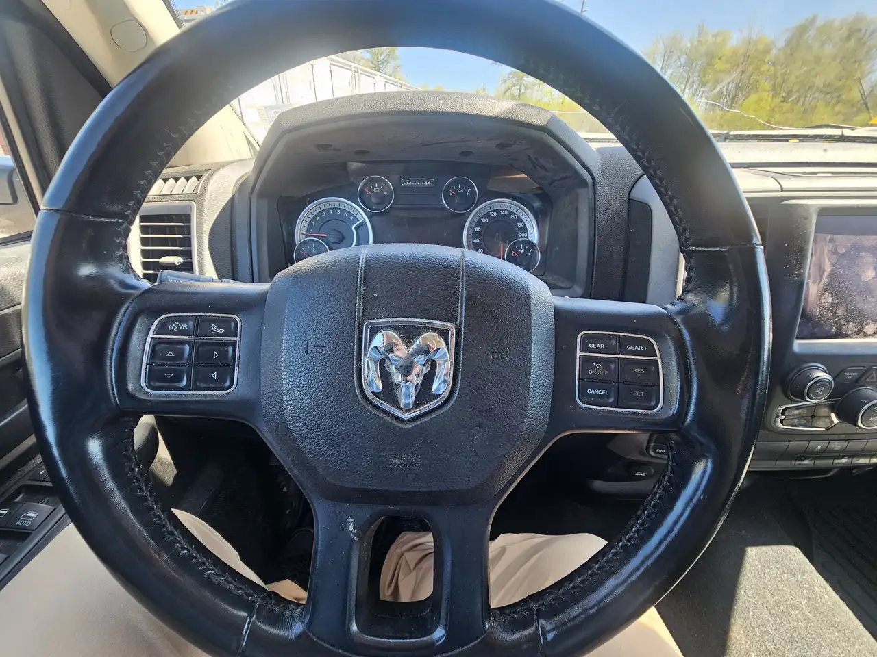 RAM 1500 снимка RAM 1500