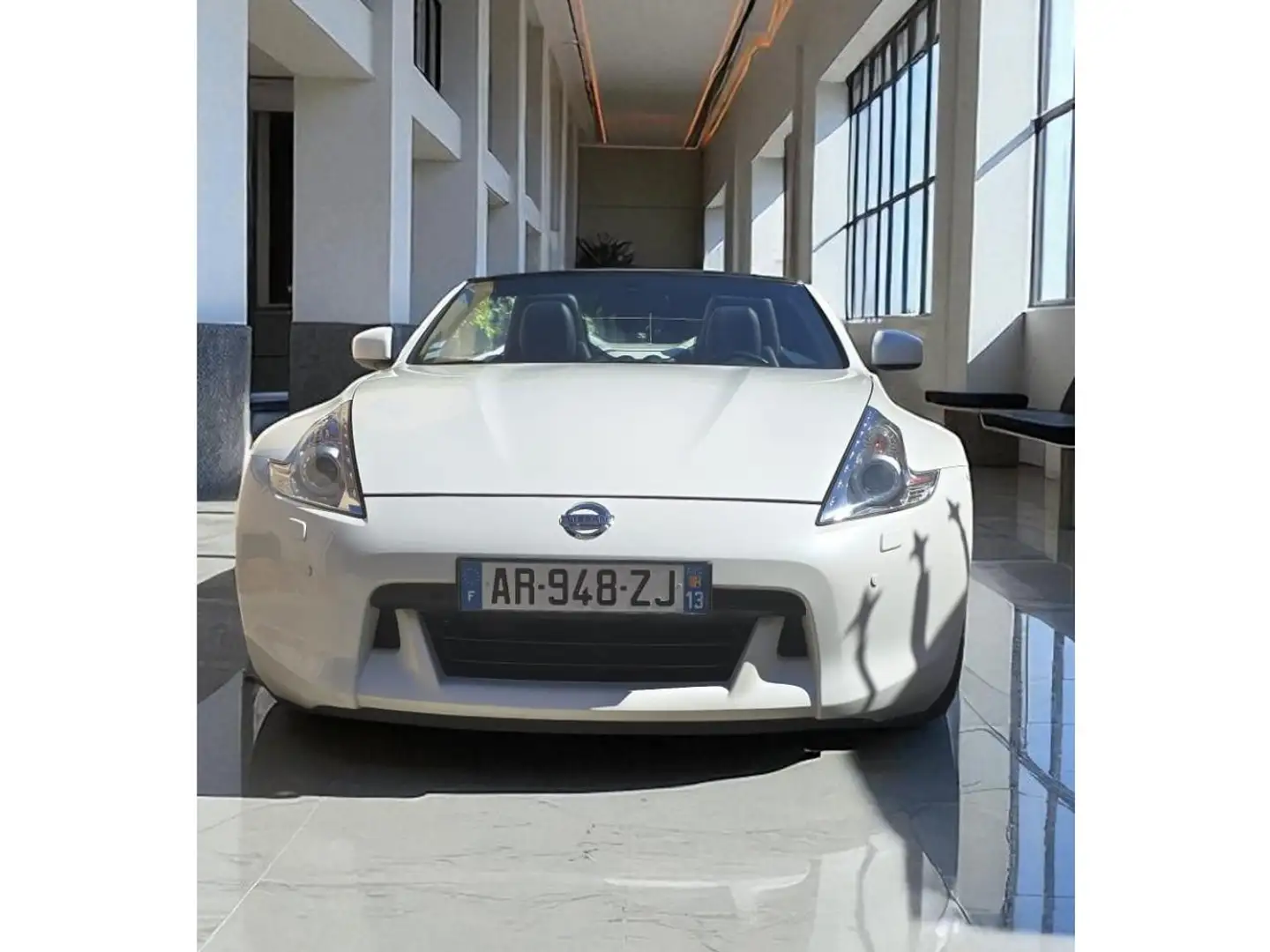 Nissan 370Z ROADSTER CAB 3.7 V6 328 BVA PACK / 1ERE MAIN FRANC Blanc - 2
