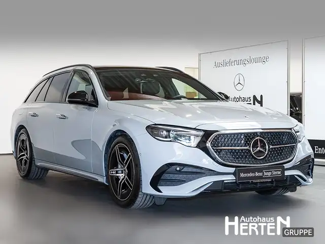 Mercedes-Benz 300 view 3