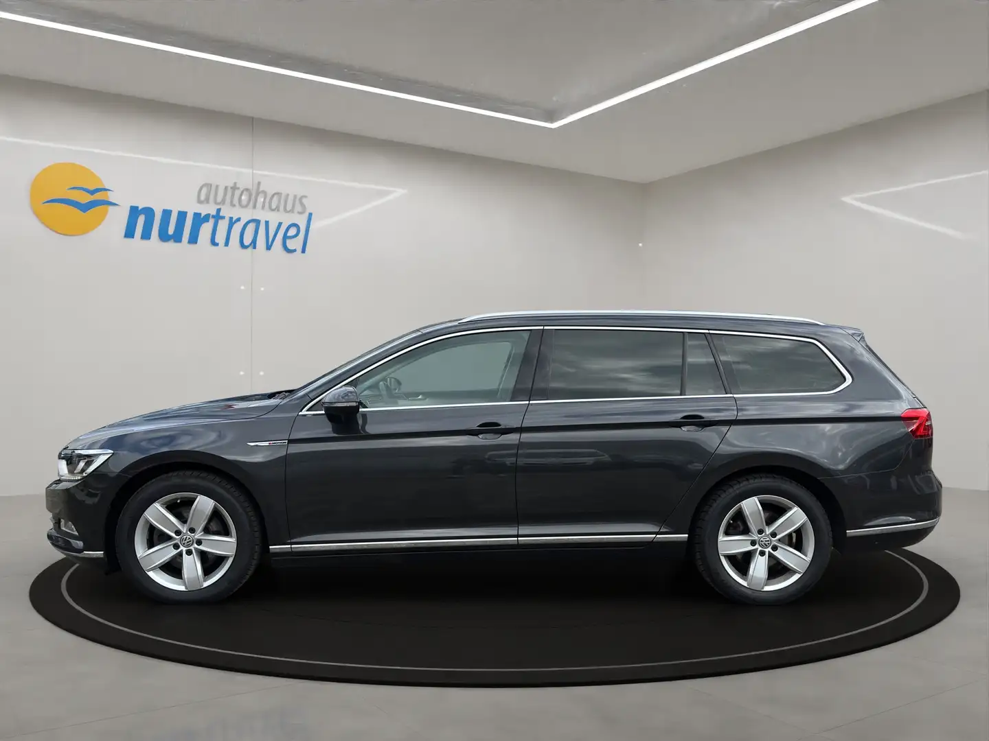 Volkswagen Passat Variant 2.0 TDI Highline 4Motion AHK RKam Grau - 2