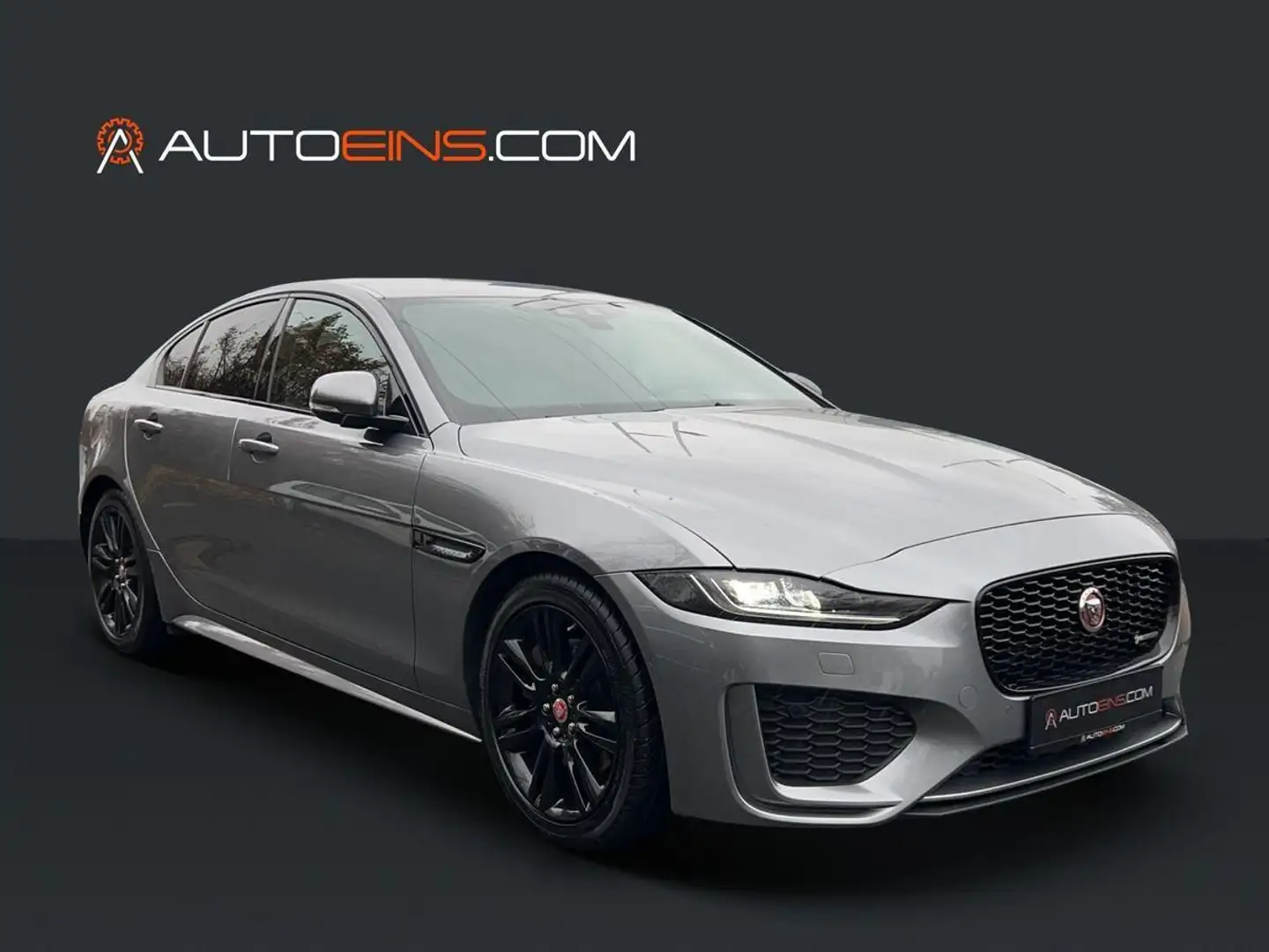 Jaguar XE R-Dynamic SE AWD*Black Pack*LED* Grau - 1