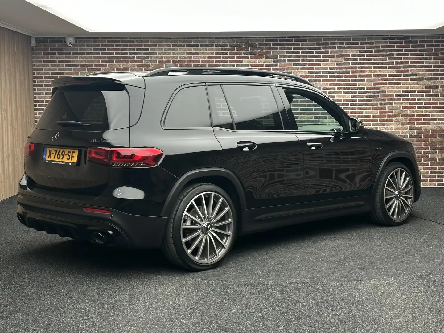 Mercedes-Benz GLB 35 AMG 4MATIC DAK STOELVENTILATIE 360 SFEER MEMORY BURMES Černá - 2