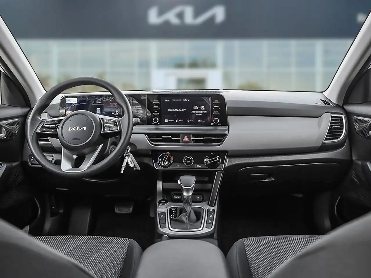 Kia Seltos снимка Kia Seltos