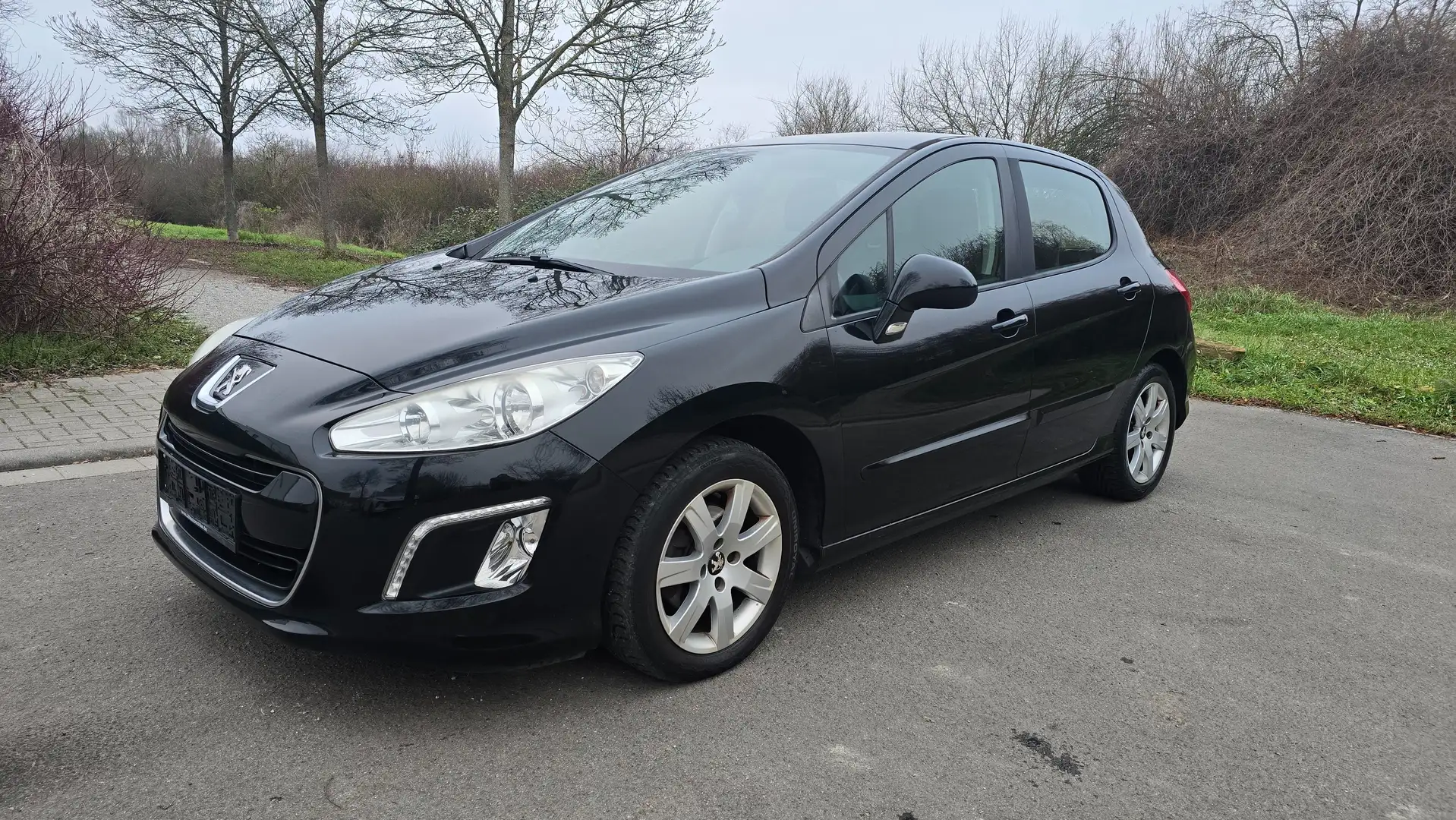 Peugeot 308 Active, Servo,Klima,ALU, etc Schwarz - 2