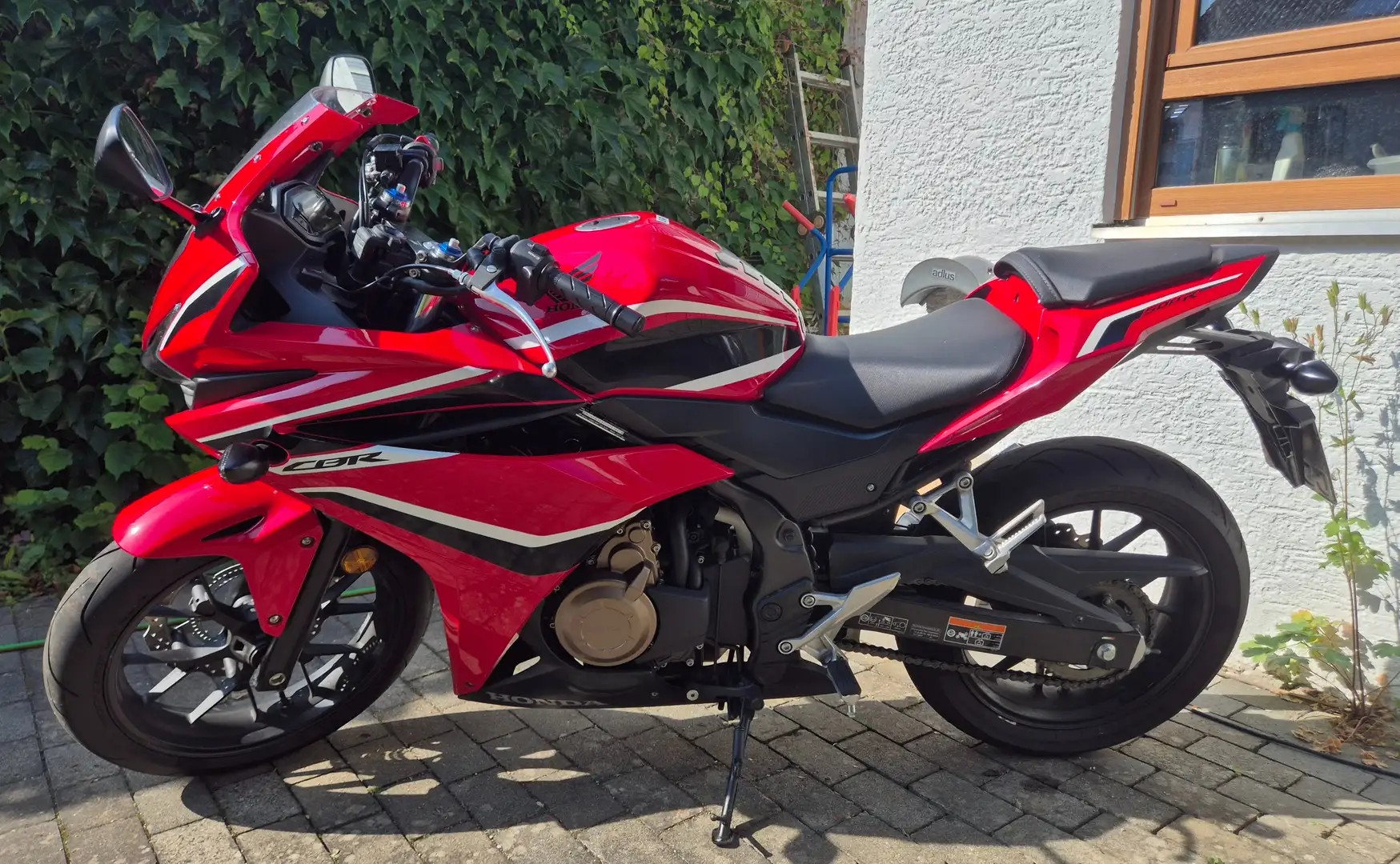 Honda CBR 500 R Rot - 1