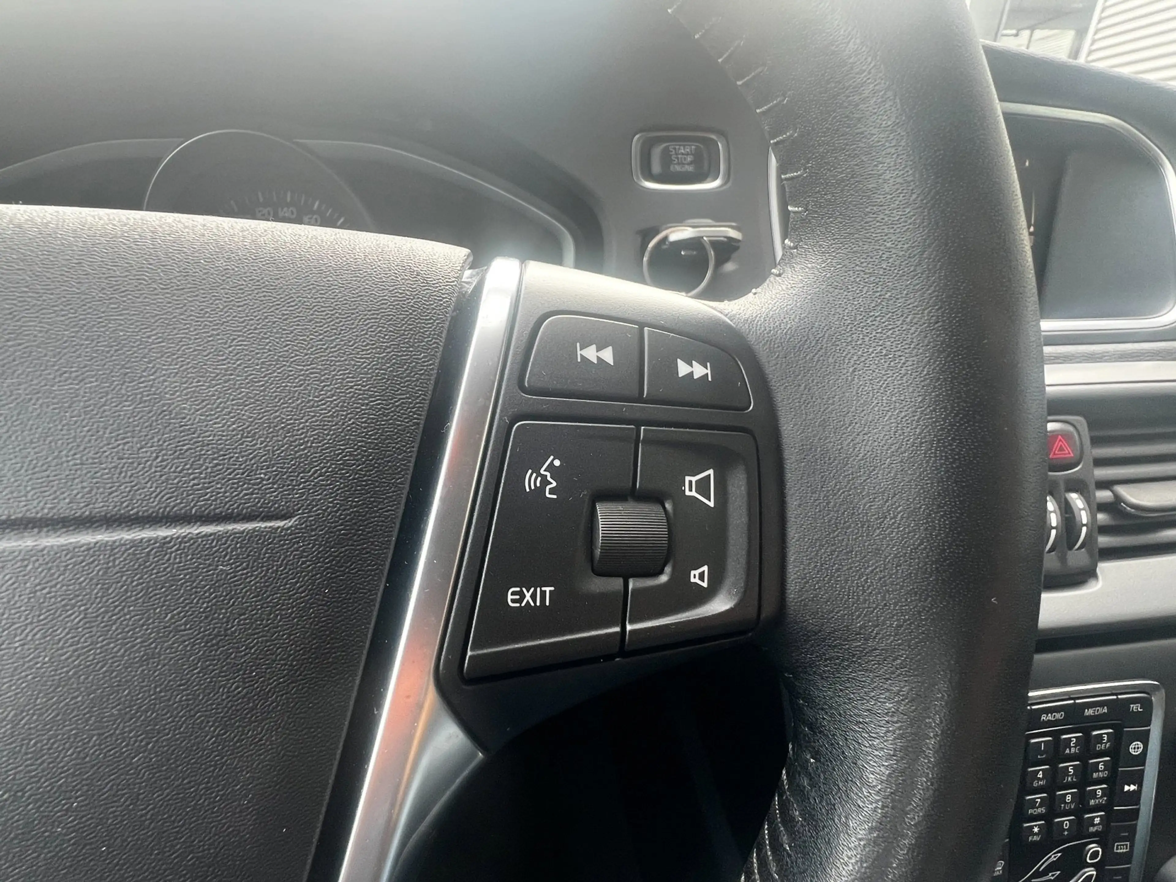 Volvo V40 2.0 T2 Momentum, Navi, afn. trekhaak enz... — photo 34