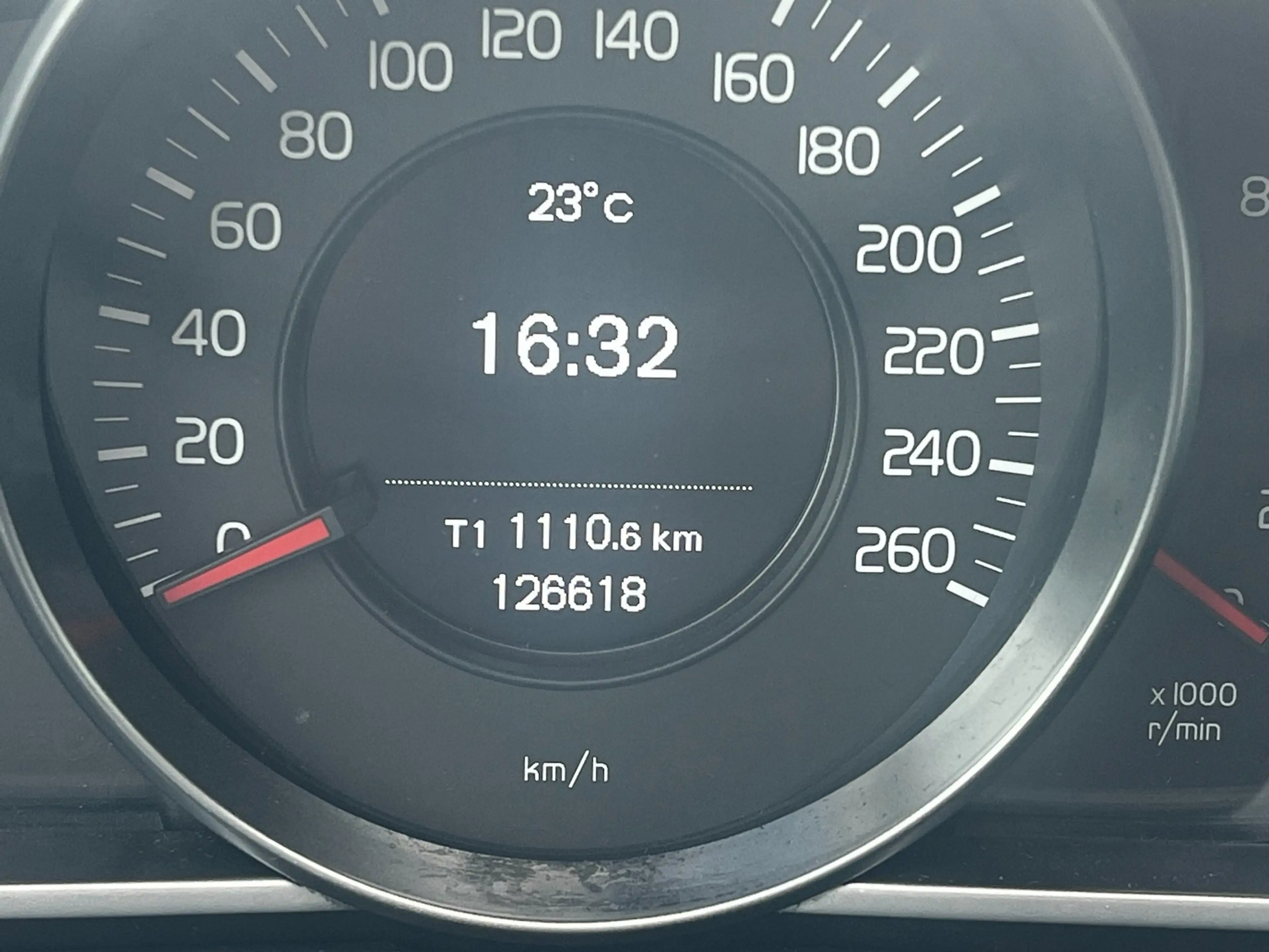 Volvo V40 2.0 T2 Momentum, Navi, afn. trekhaak enz... — photo 27