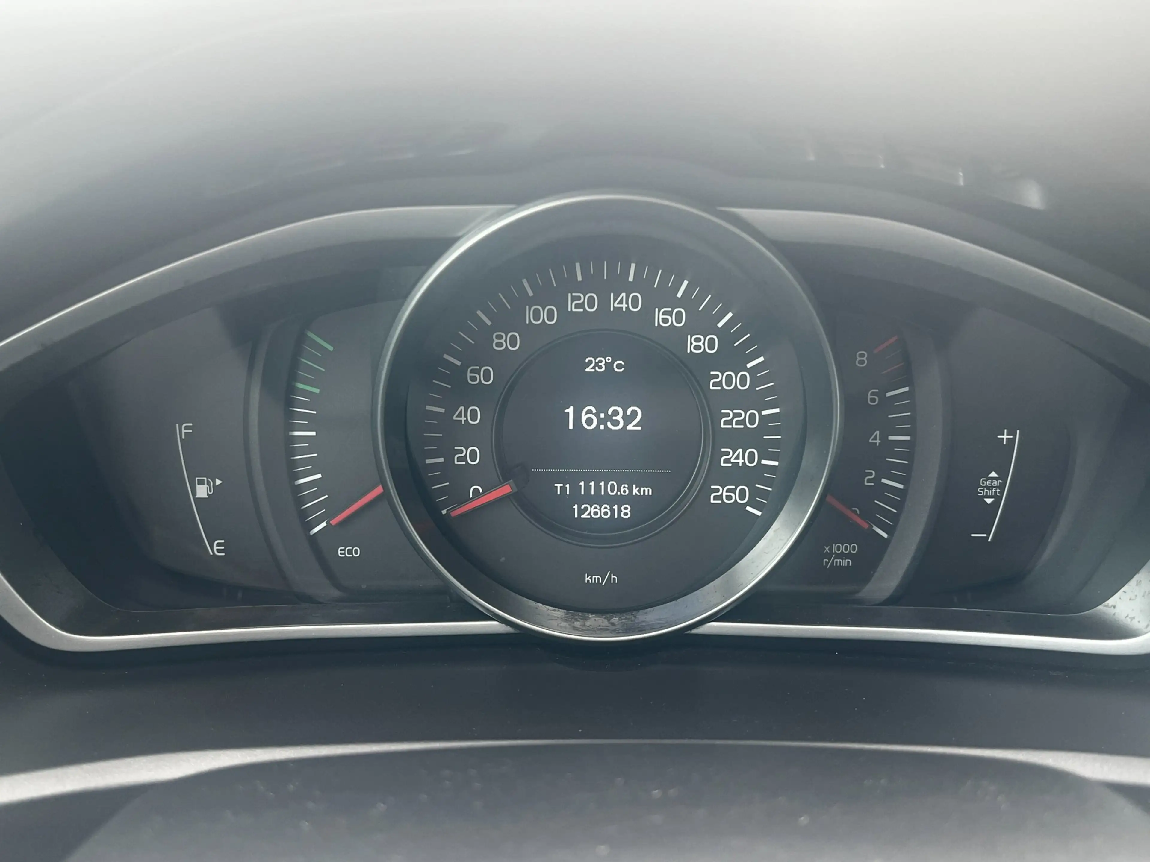 Volvo V40 2.0 T2 Momentum, Navi, afn. trekhaak enz... — photo 26