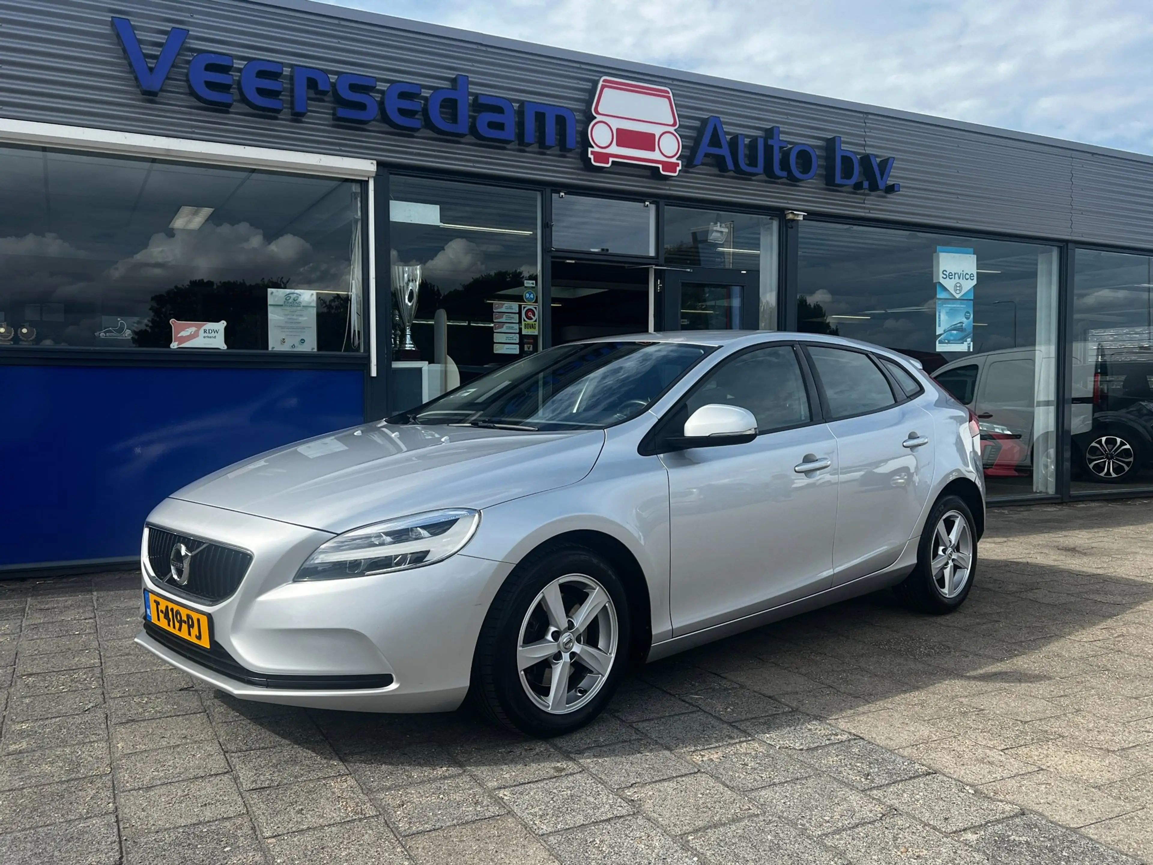 Volvo V40 2.0 T2 Momentum, Navi, afn. trekhaak enz... — photo 2
