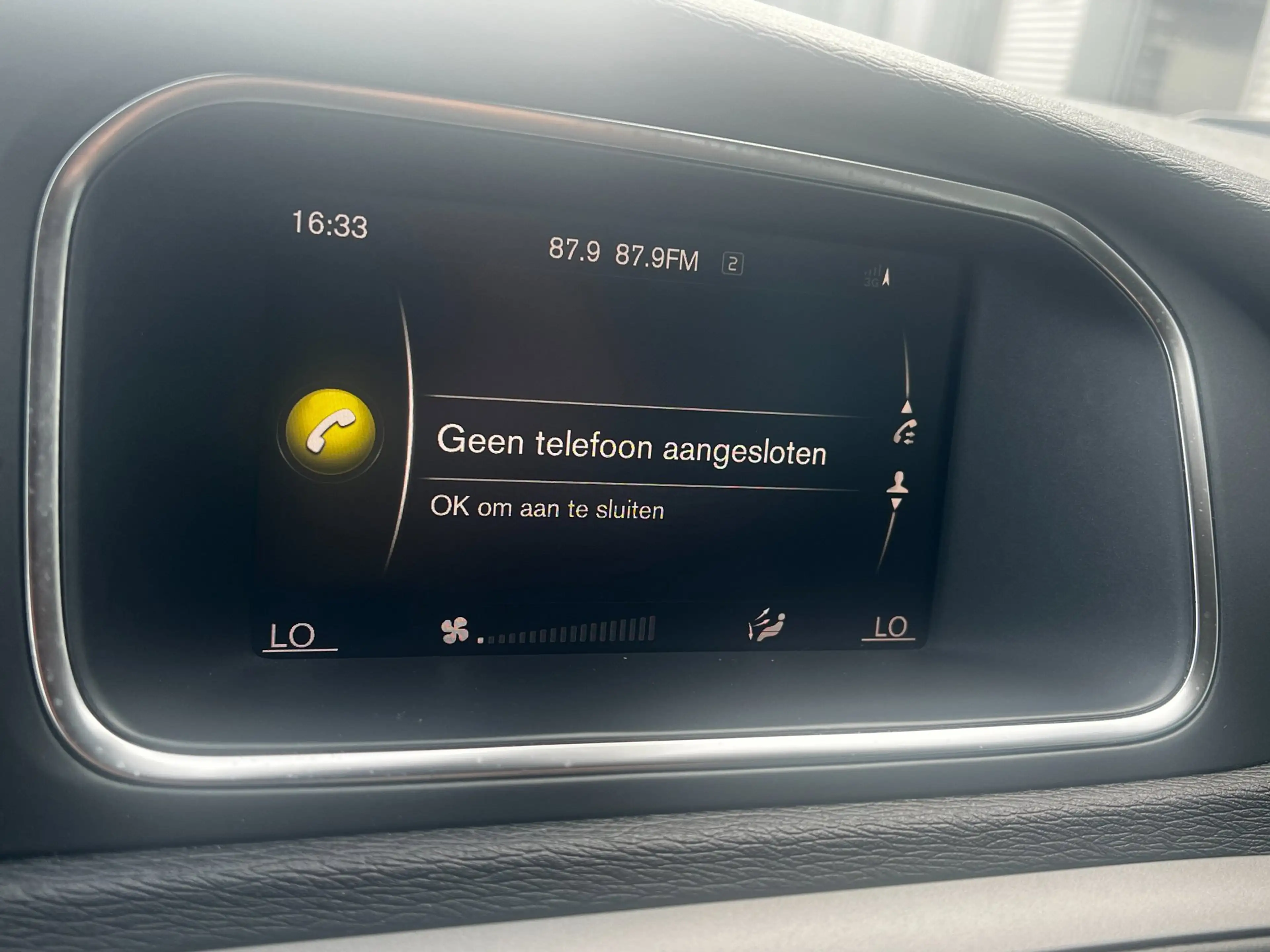 Volvo V40 2.0 T2 Momentum, Navi, afn. trekhaak enz... — photo 31