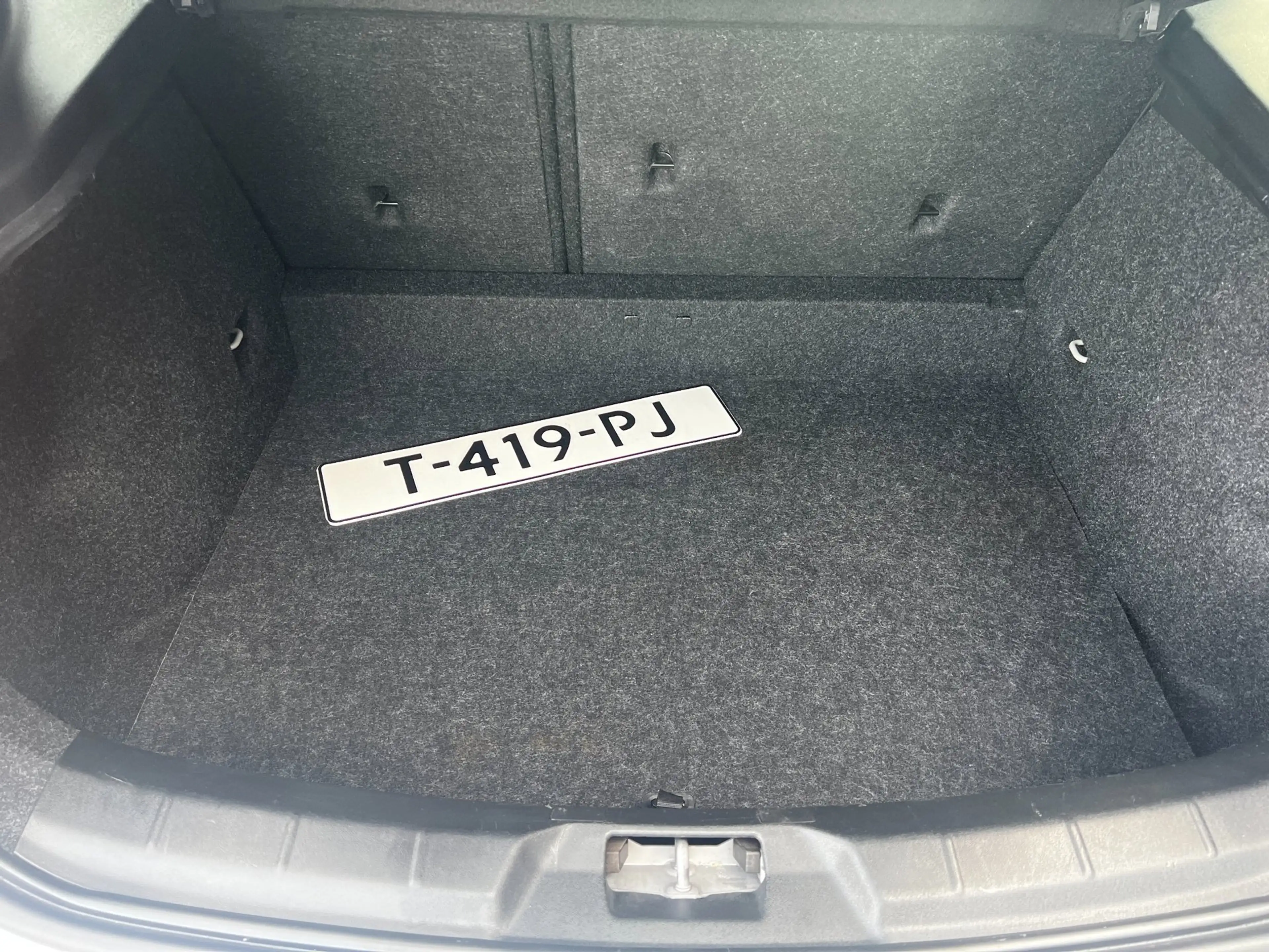 Volvo V40 2.0 T2 Momentum, Navi, afn. trekhaak enz... — photo 42
