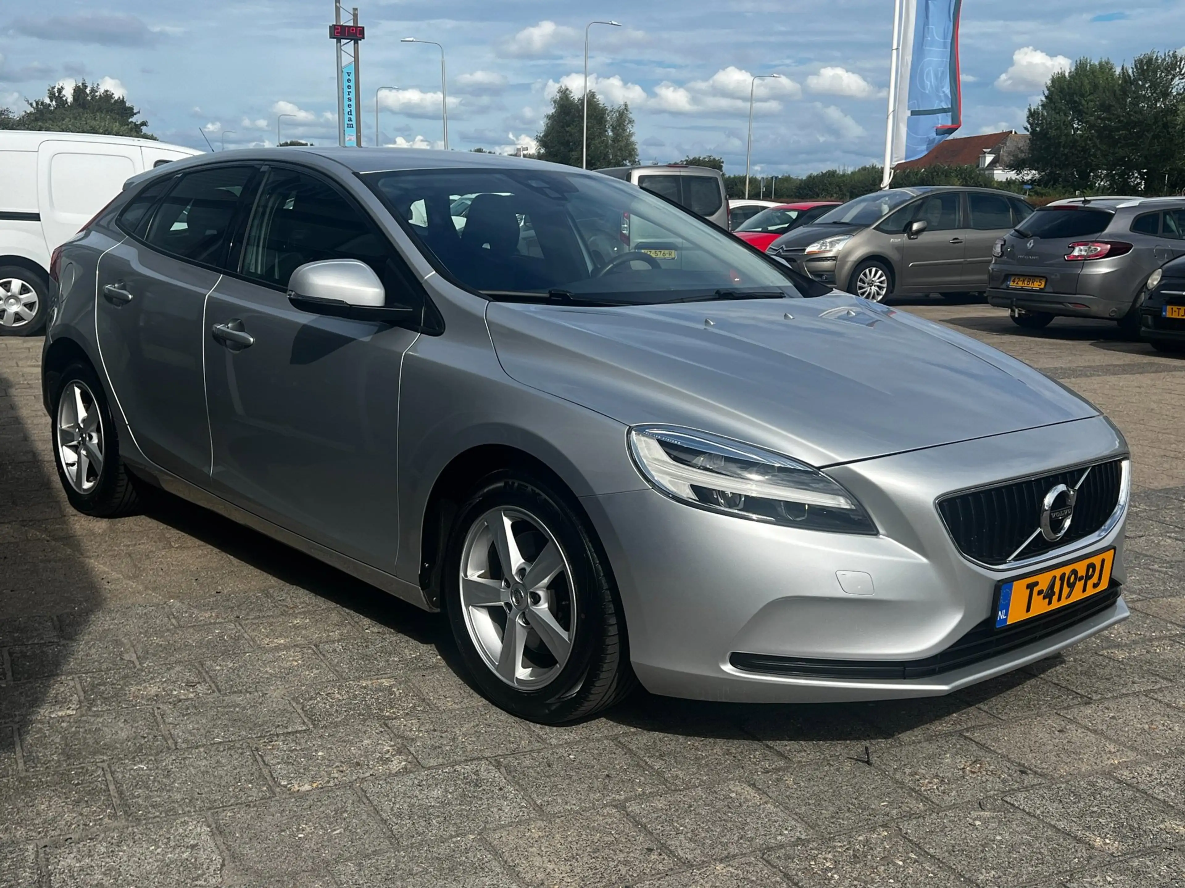Volvo V40 2.0 T2 Momentum, Navi, afn. trekhaak enz... — photo 7