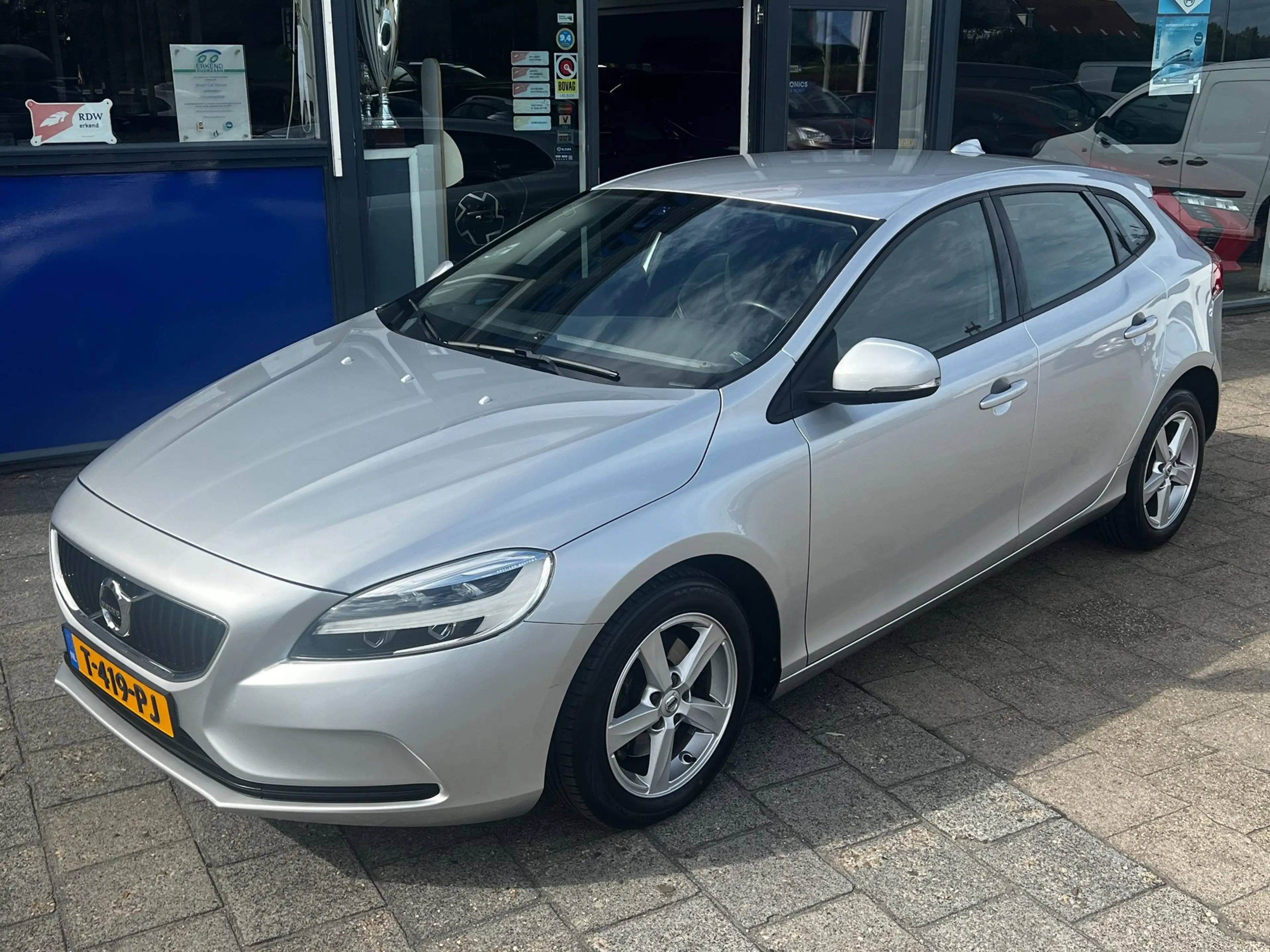 Volvo V40 2.0 T2 Momentum, Navi, afn. trekhaak enz... — photo 4