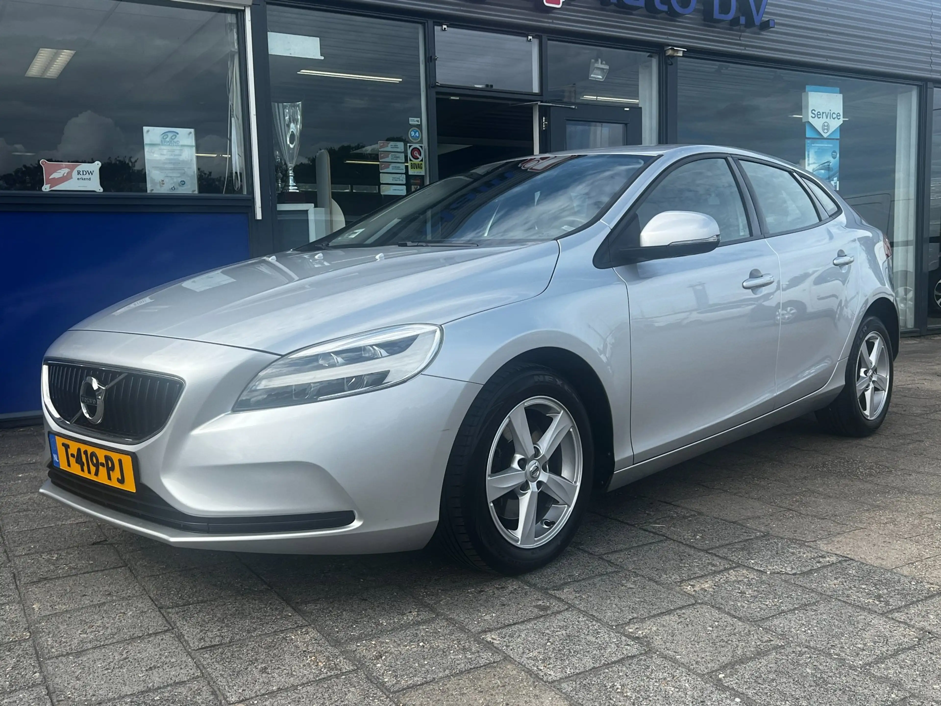 Volvo V40 2.0 T2 Momentum, Navi, afn. trekhaak enz... — photo 19