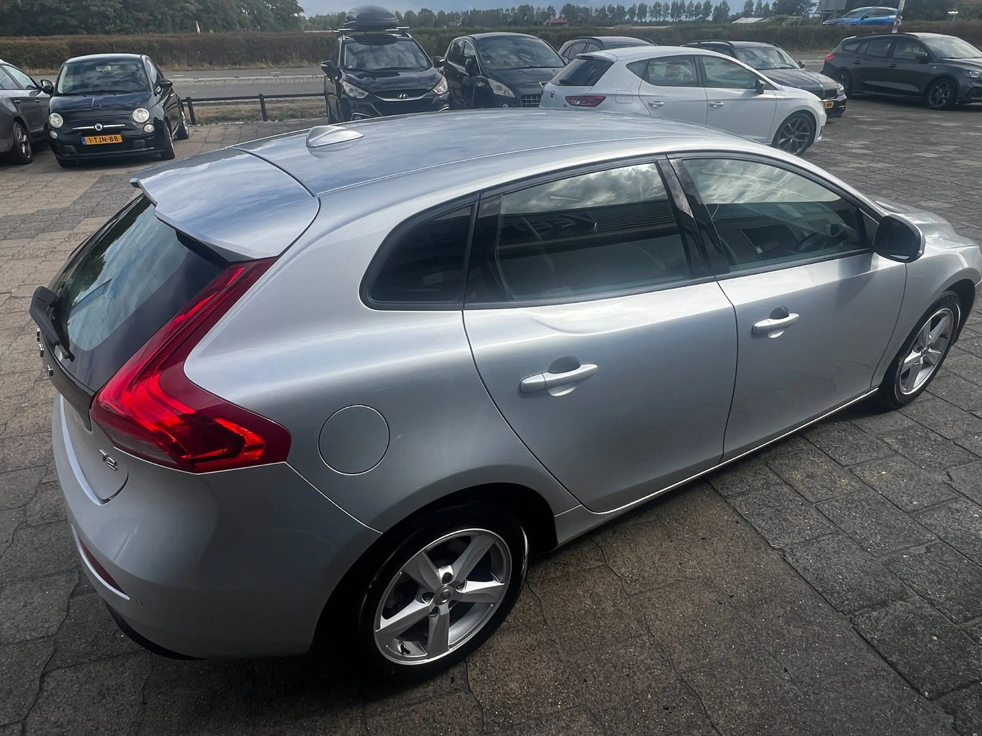 Volvo V40 2.0 T2 Momentum, Navi, afn. trekhaak enz... — photo 17