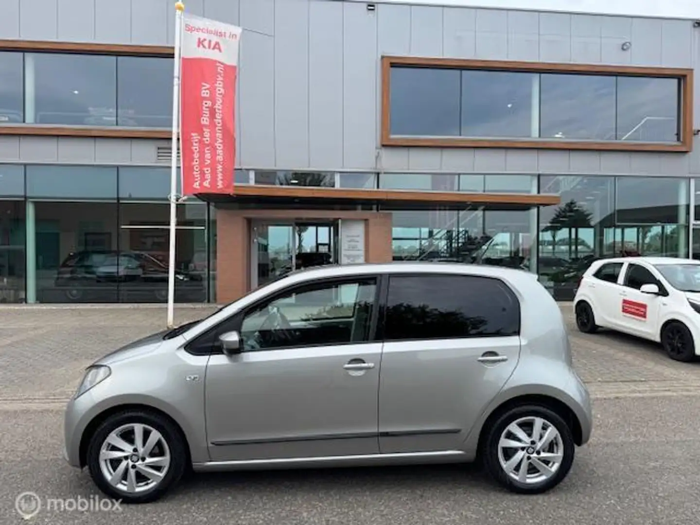 SEAT Mii 1.0 Sport Connect Navigatie , 5 deurs , Airco , Bl Grijs - 2