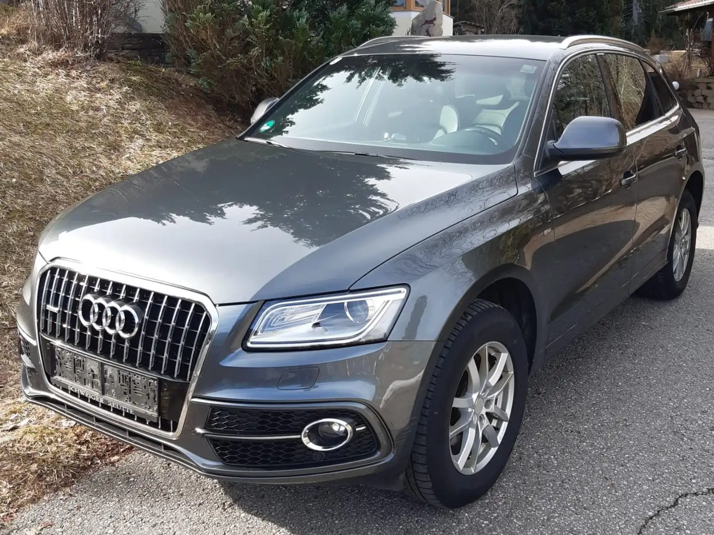 Audi Q5 2,0 TDI quattro Sport DPF S-tronic Grau - 2