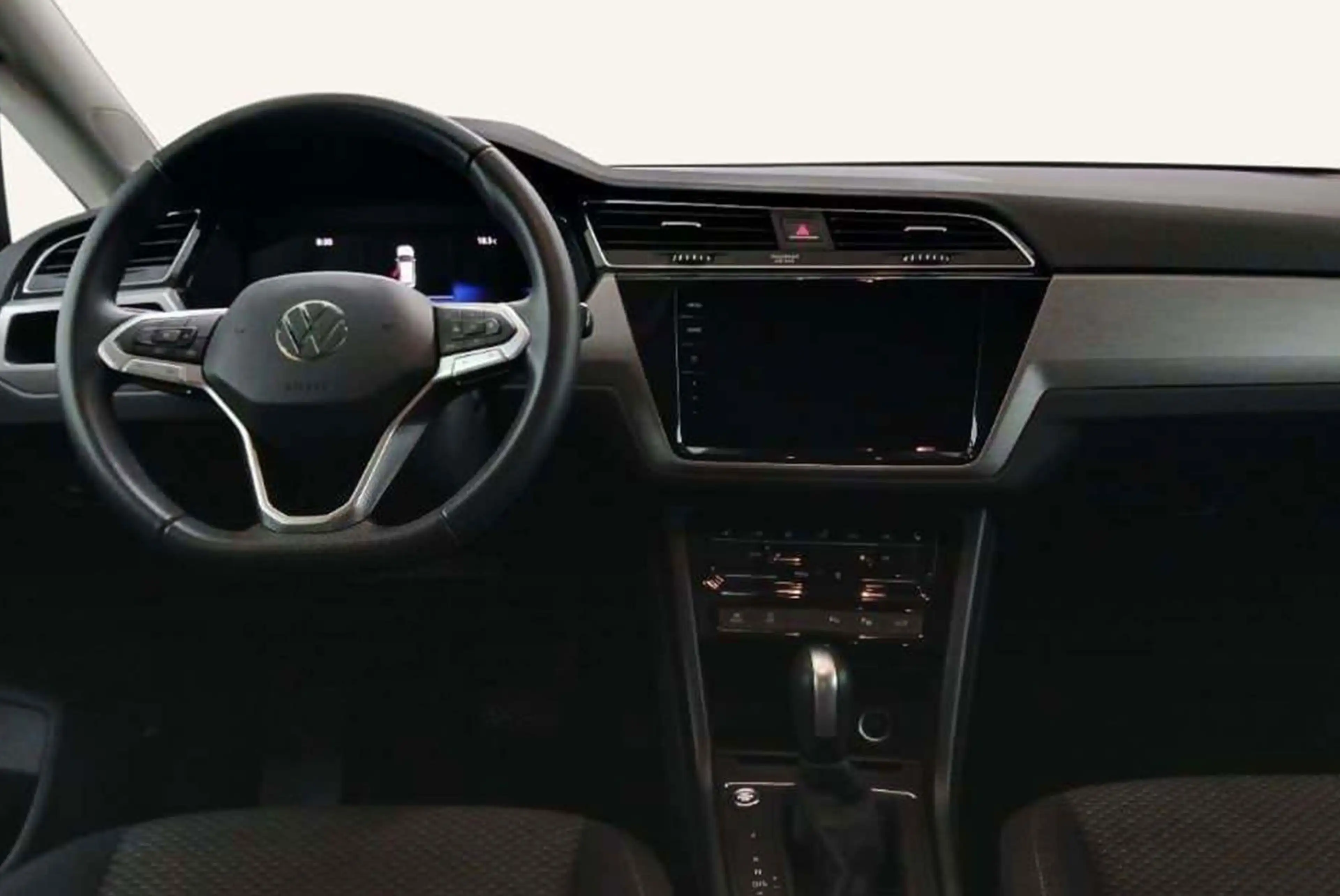 Volkswagen Touran 1,5 IQ.LIGHT+Kamera+Apple+STHZ+7Sitzer+AHK — photo 14