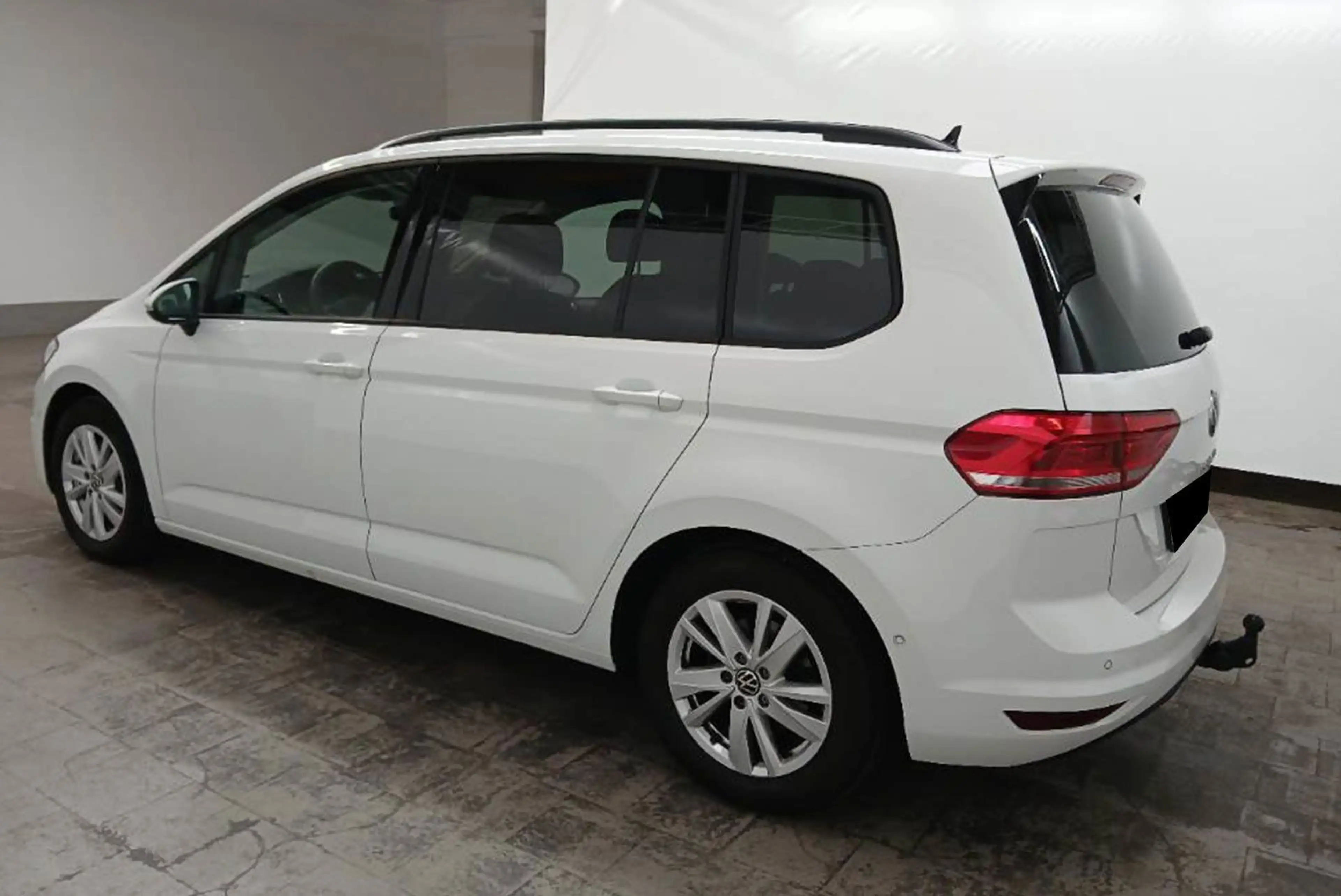 Volkswagen Touran 1,5 IQ.LIGHT+Kamera+Apple+STHZ+7Sitzer+AHK — photo 4