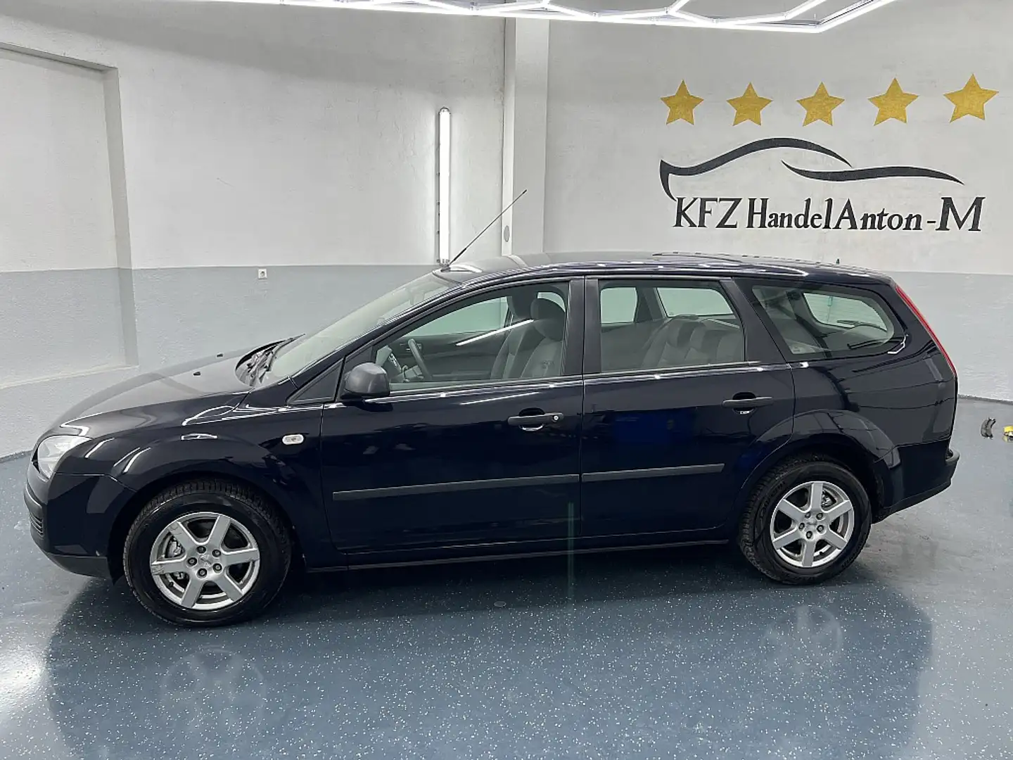 Ford Focus Traveller Trend 1,6 TDCi CVT * AUTOMATIK * SOFO... Schwarz - 2
