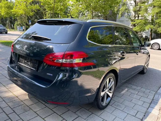 Peugeot 308 view 5