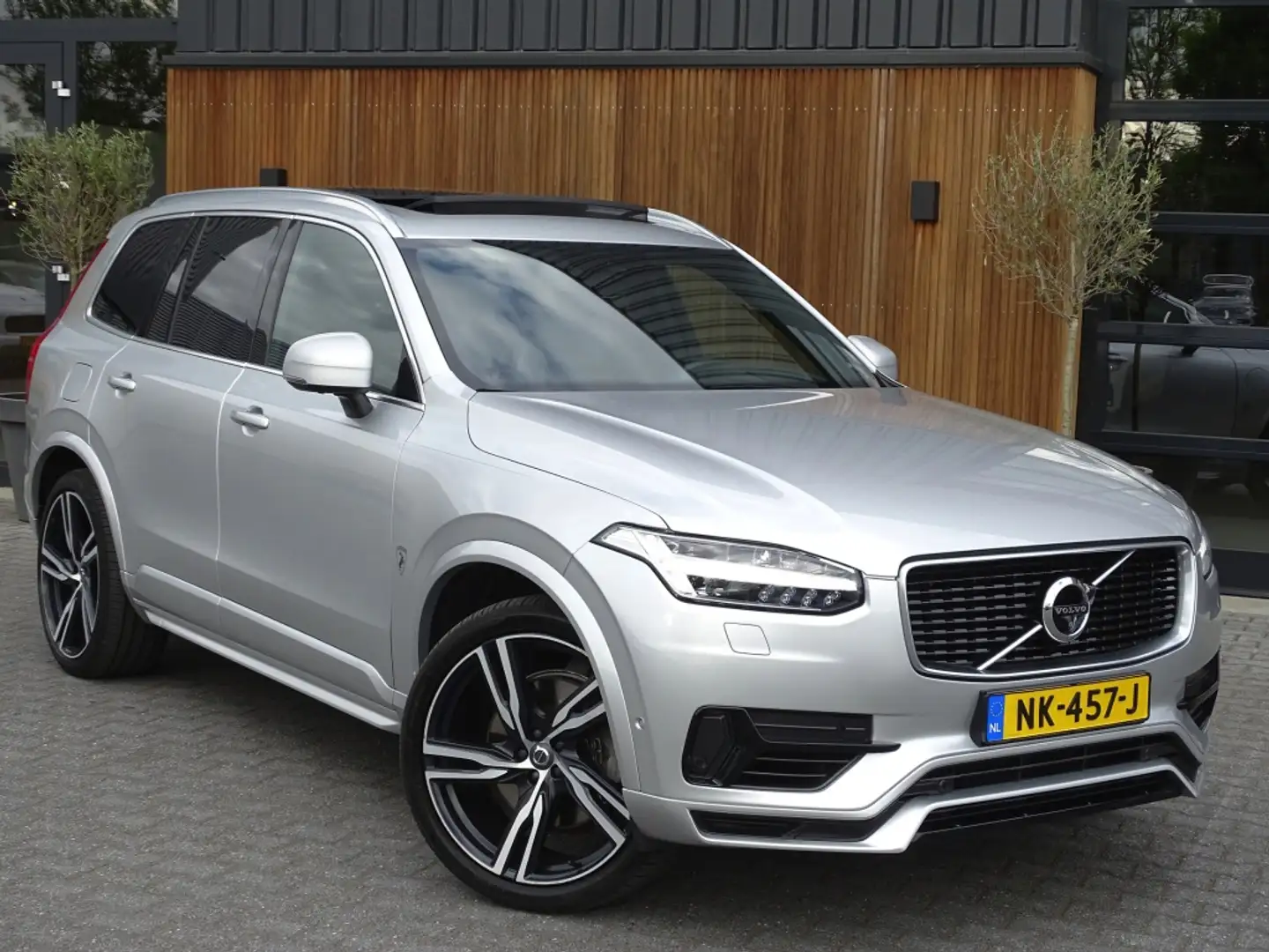 Volvo XC90 2.0 T8 392PK AWD / R-Design / B&W / ACC / 360° / H Grau - 2