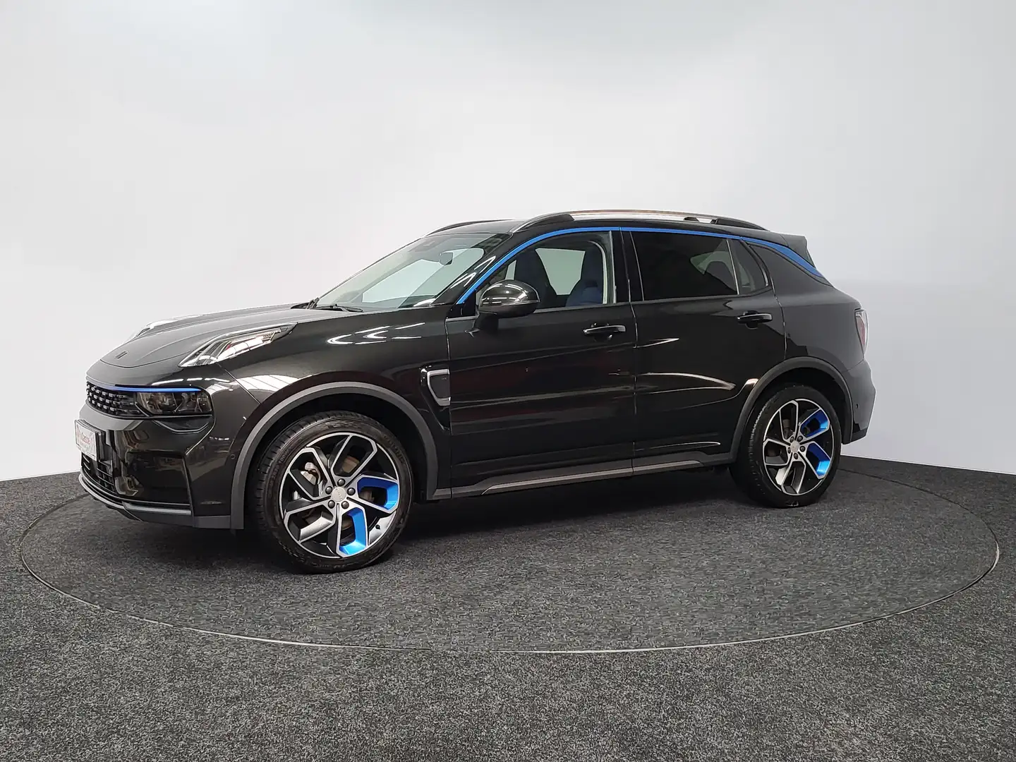 Lynk & Co 01 1.5Turbo PHEV~ StockDeal! ~ Pano ~ ACC ~ Led~ FULL Schwarz - 1