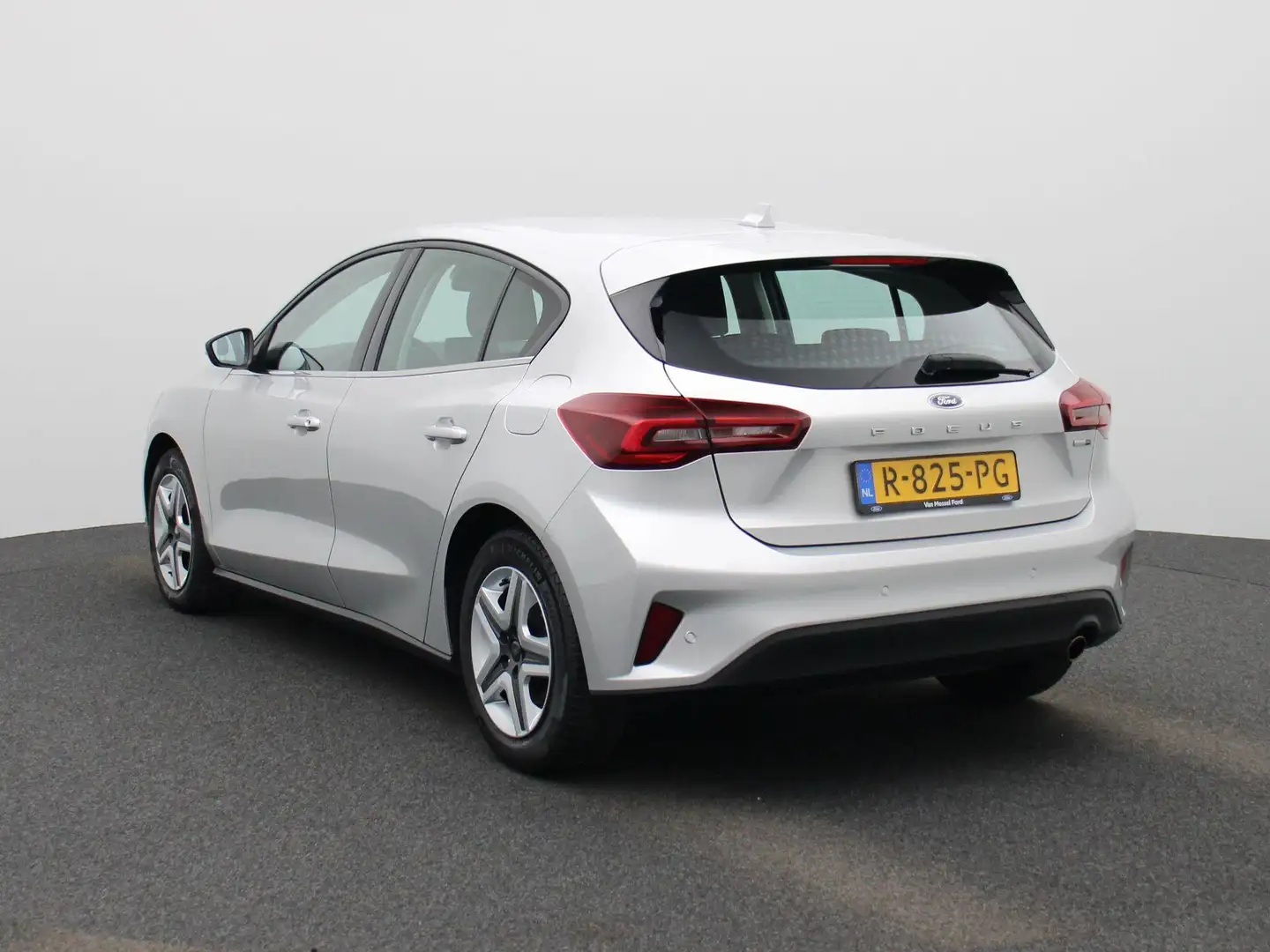 Ford Focus 1.0 EcoBoost Hybrid Titanium Style Grijs - 2