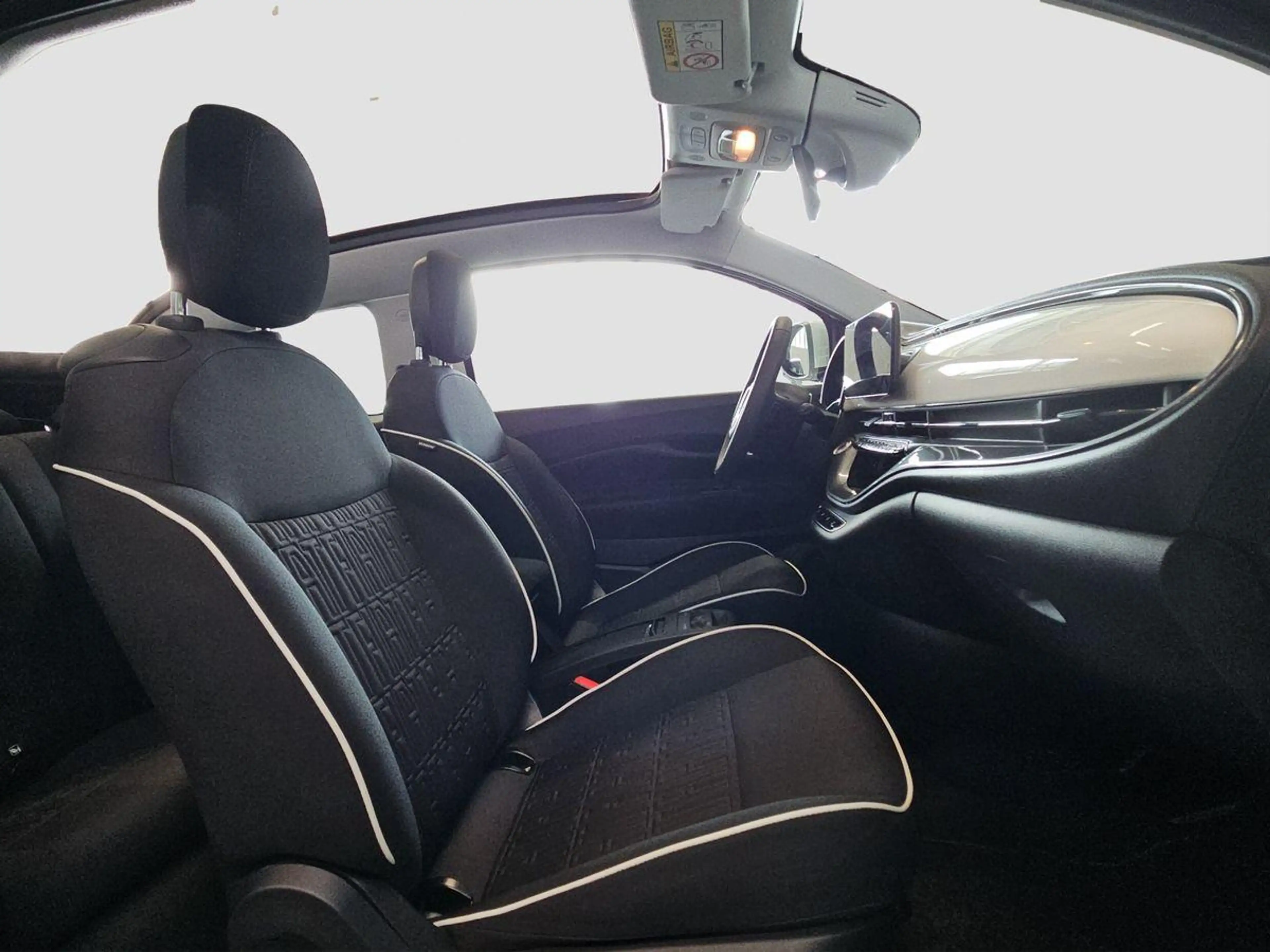 Fiat 500e Cabrio 42kWh BLIS TEMP RFK SITZH PDC KEYLESS — photo 7