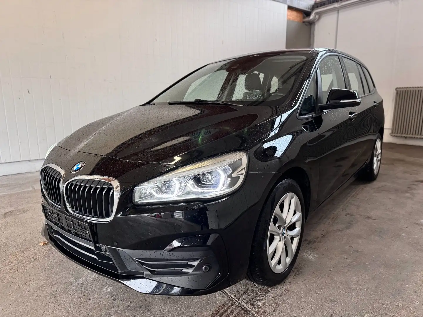 BMW 218 d GT xDrive Advantage HUD°LED°KEYLESS°AHK°ACC Zwart - 1