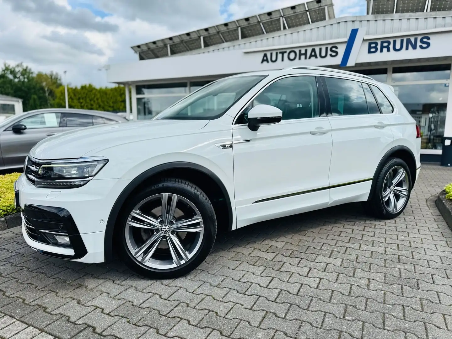 Volkswagen Tiguan HIGHLINE, DSG, ACC, Panod., LED, RFK, AHK, PTS, Blanc - 2