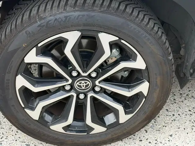 Toyota Yaris Cross view 13