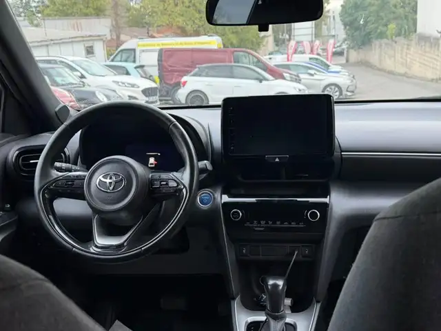Toyota Yaris Cross view 8