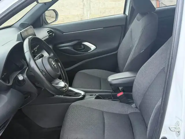 Toyota Yaris Cross view 9